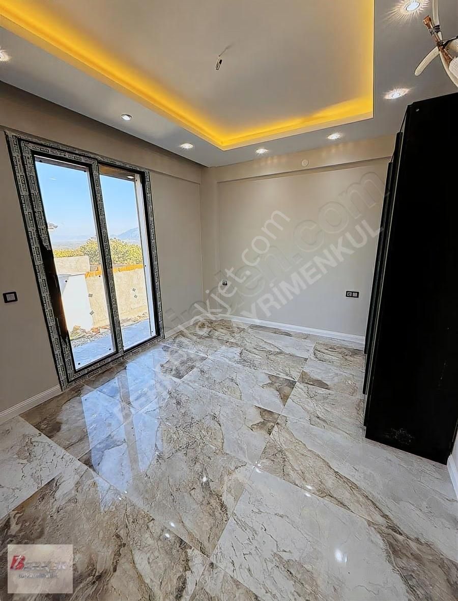 Çamlıca Gold Sitesinde Doğayla İç İçe Full Lüx Villalar - Görsel 26