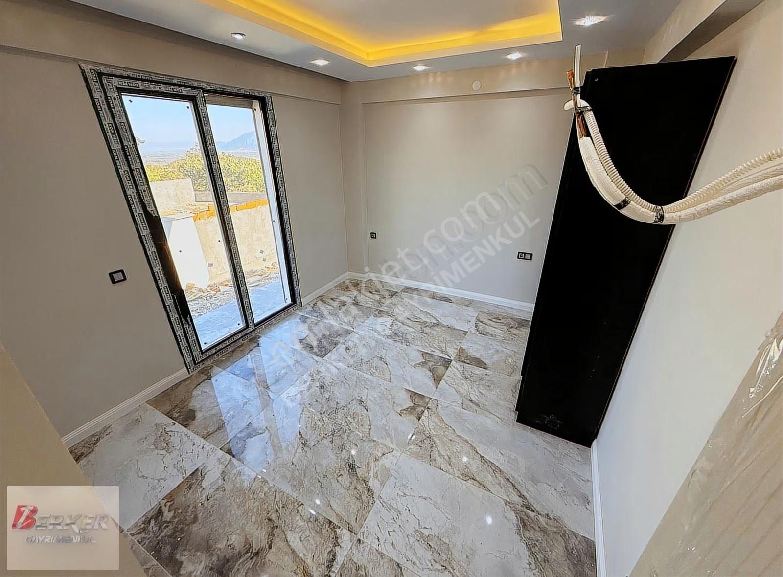 Çamlıca Gold Sitesinde Doğayla İç İçe Full Lüx Villalar - Görsel 28