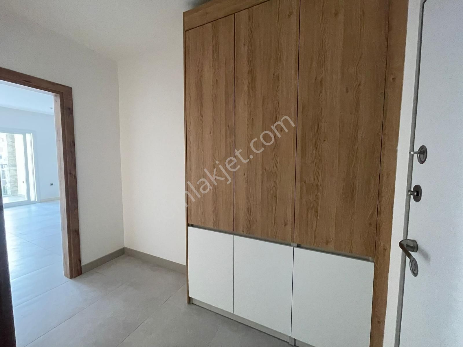 Kuşadası Merkezde Doğalgazlı Sıfır Geniş 1+1 Ara Kat Daire! - Görsel 9