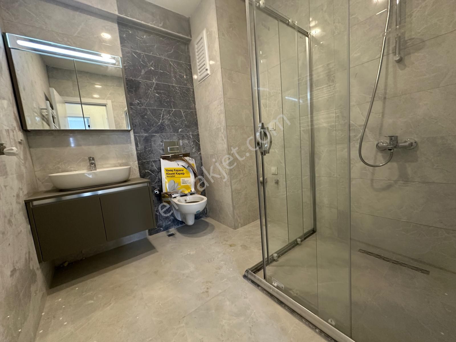 Bahçelievler Yayla Merkezde Sıfır Binada K.otoparklı 6+2 Dubleks - Görsel 9