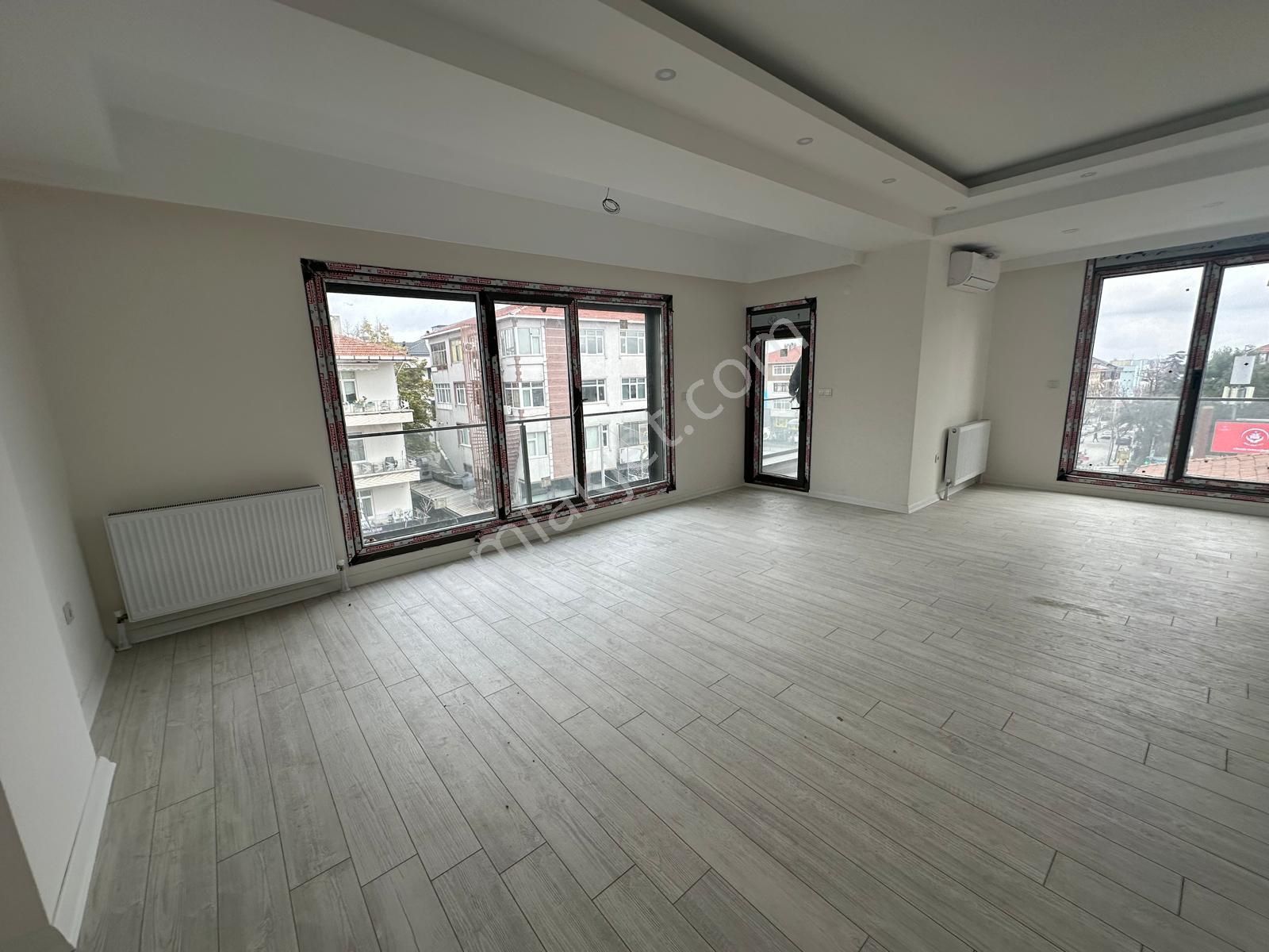 Bahçelievler Yayla Merkezde Sıfır Binada K.otoparklı 6+2 Dubleks - Görsel 3