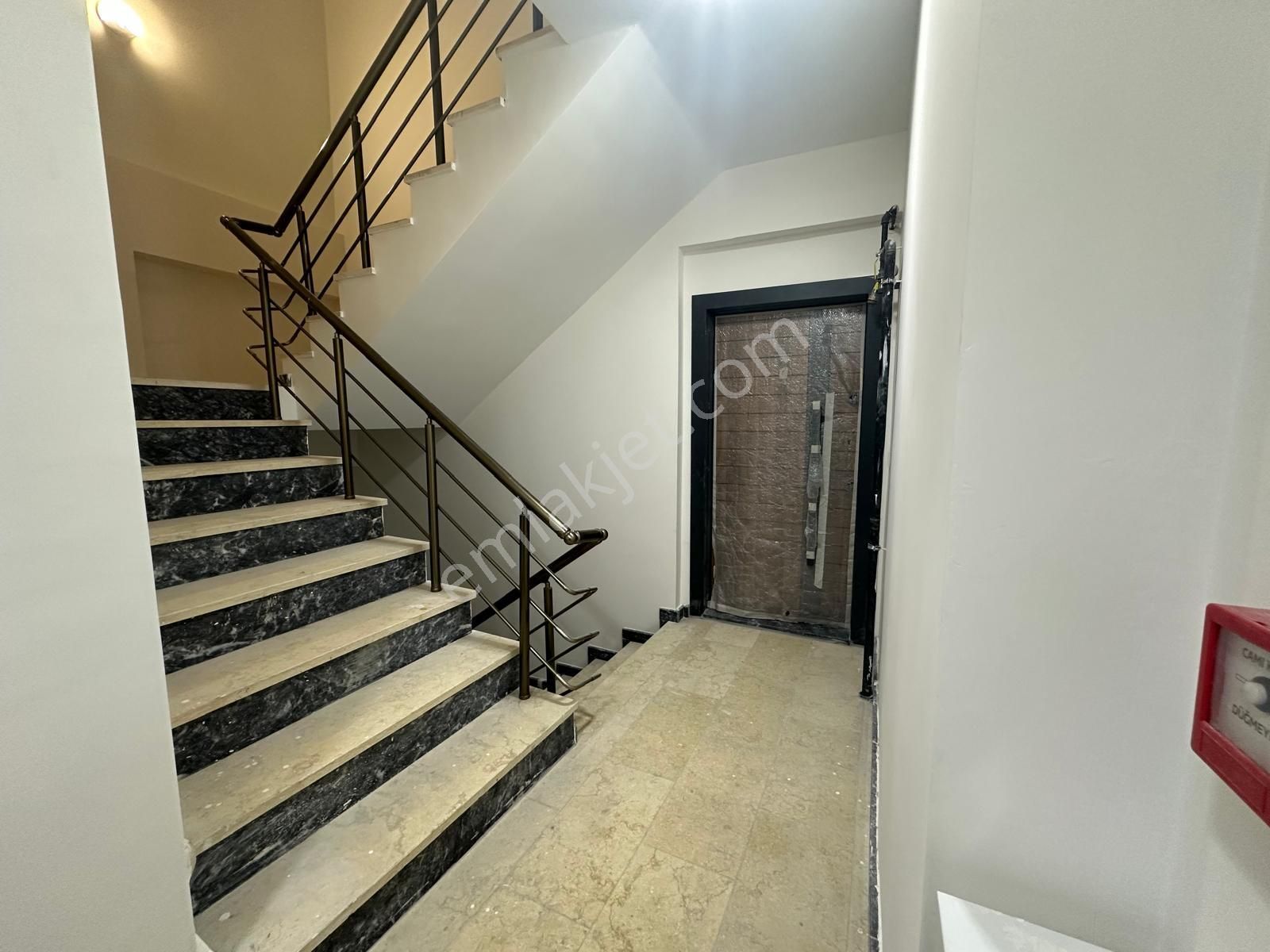 Bahçelievler Yayla Merkezde Sıfır Binada K.otoparklı 6+2 Dubleks - Görsel 30