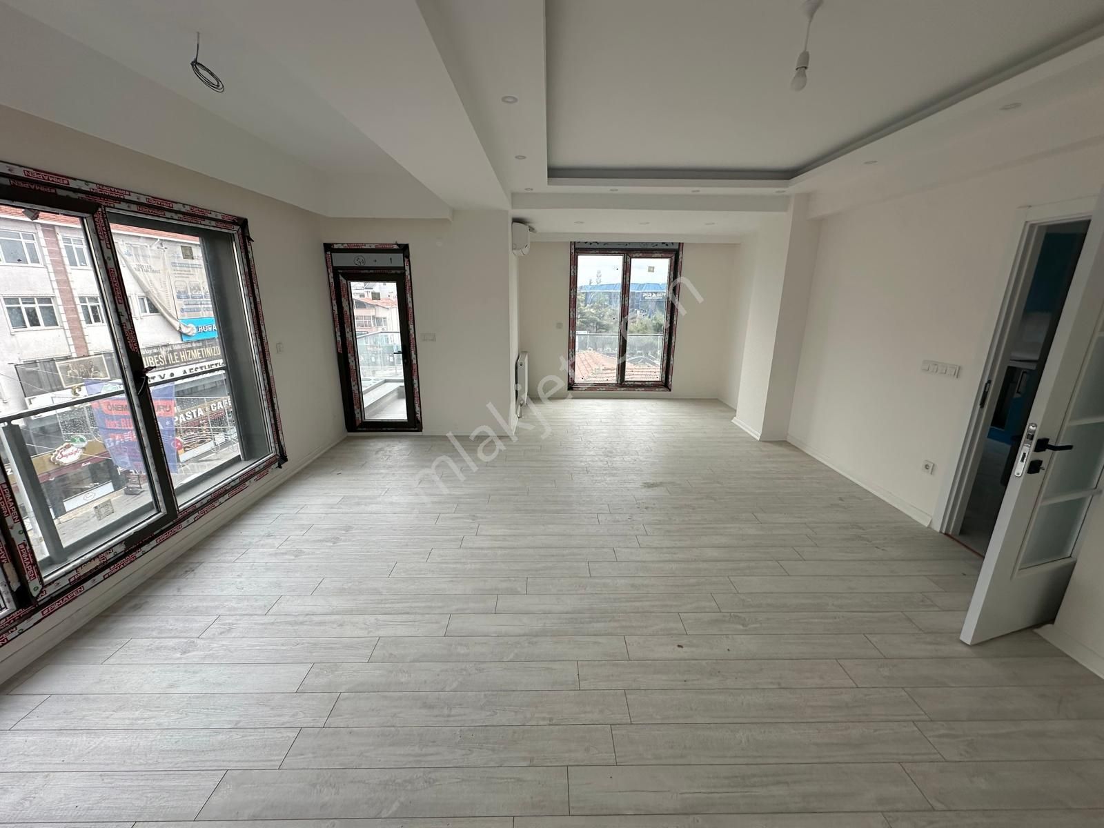 Bahçelievler Yayla Merkezde Sıfır Binada K.otoparklı 6+2 Dubleks - Görsel 2