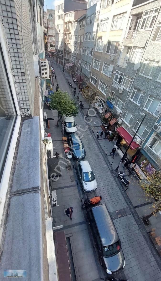 Mehmethan Emlaktan Karanlık Odası Yok Yokuşsuz Balkonlu