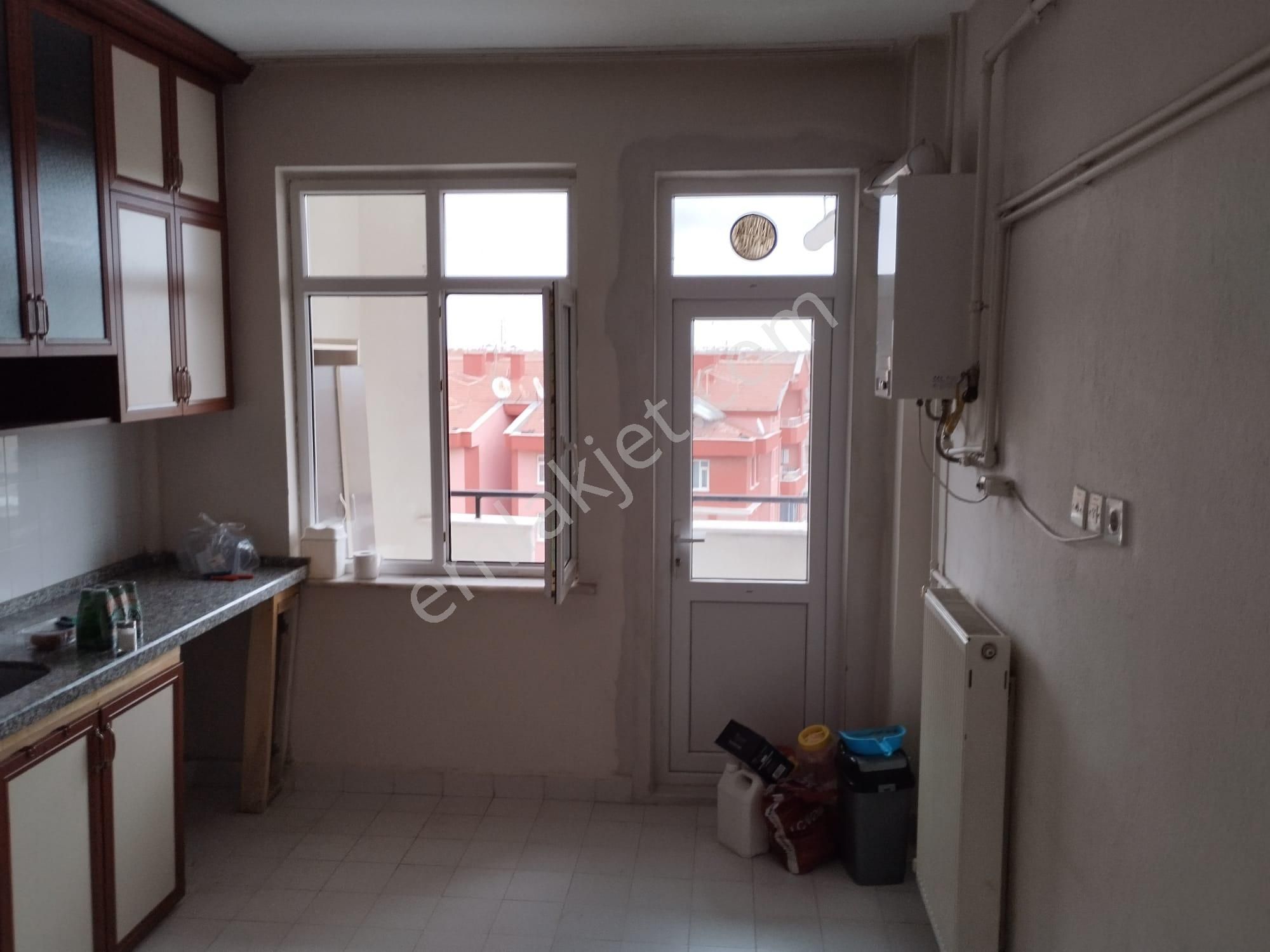 İsa Kavak Gayrimenkul'den Karatay Erenler Mahallesi'nde Kiralık 3+1 Daire - Görsel 2