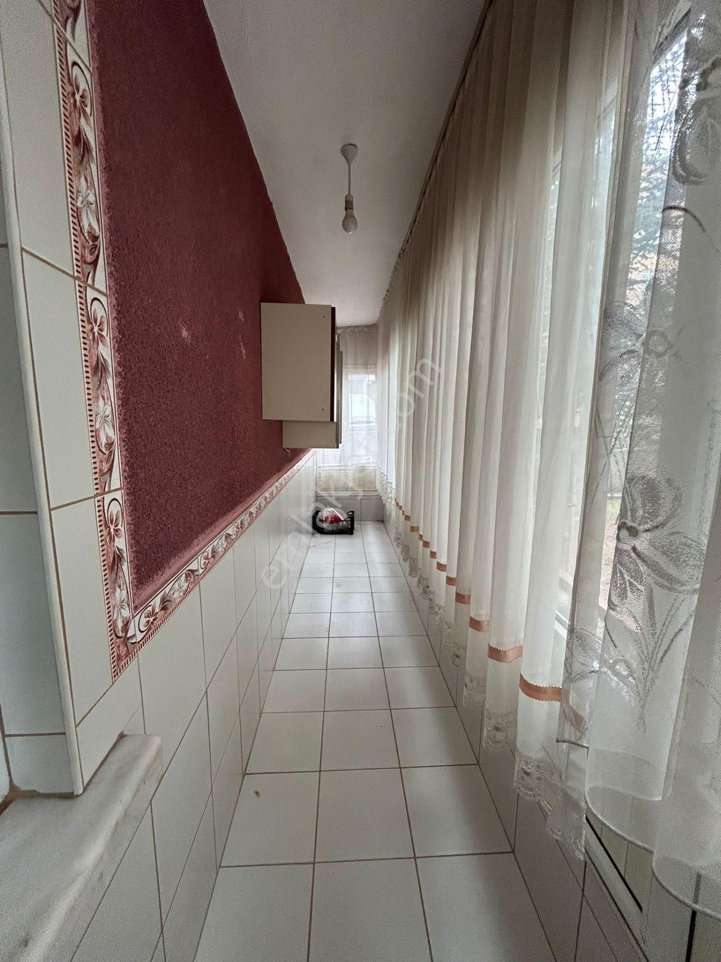 Kiralık*osmangazi Mah*osmanhamdi Okulu Yanı*katta Yapılı 3+1 Daire* - Görsel 11