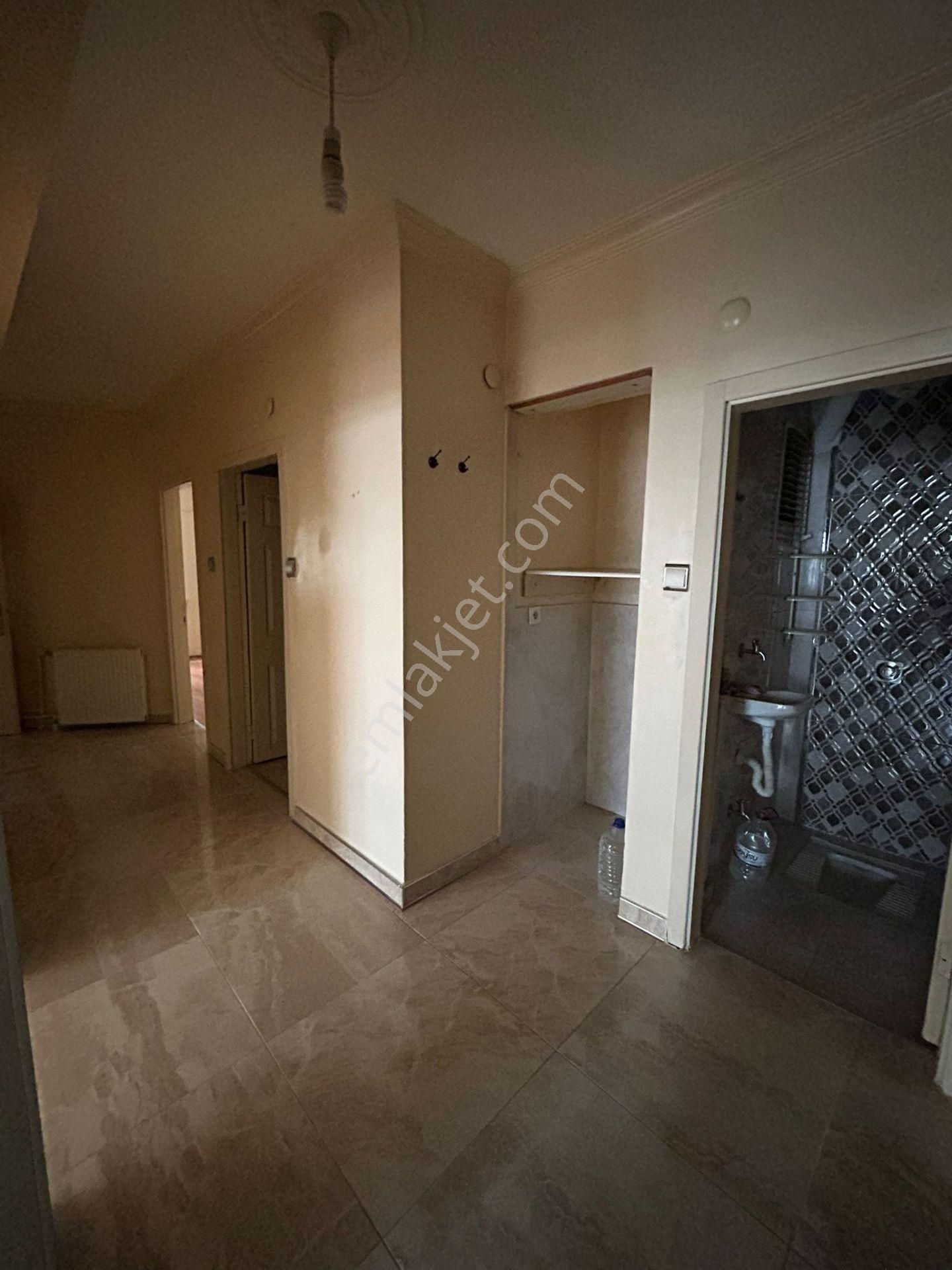 Kiralık*osmangazi Mah*osmanhamdi Okulu Yanı*katta Yapılı 3+1 Daire* - Görsel 5