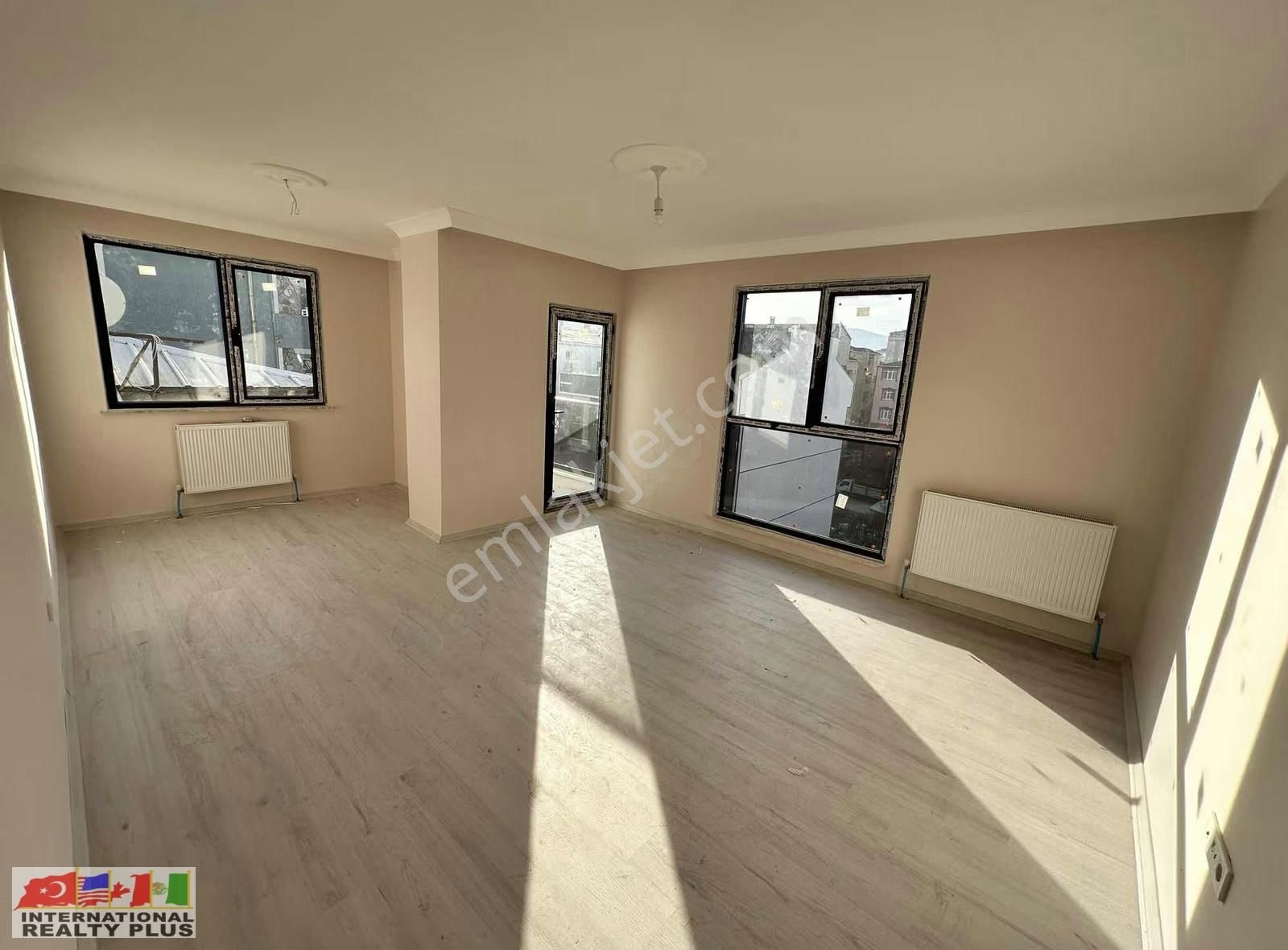 Mecidiye Mh.ağrı Caddesine Yakın Satılık 2+1 Daire