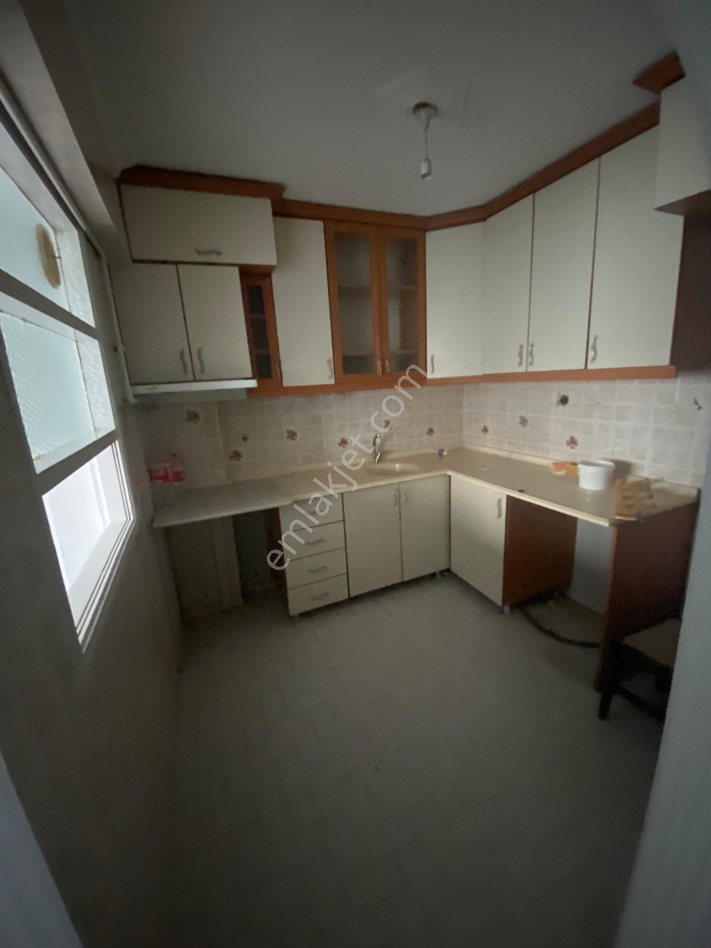 Cihangir Enlaktan Selimiyede Bakımlı Kiralık Daire - Görsel 3