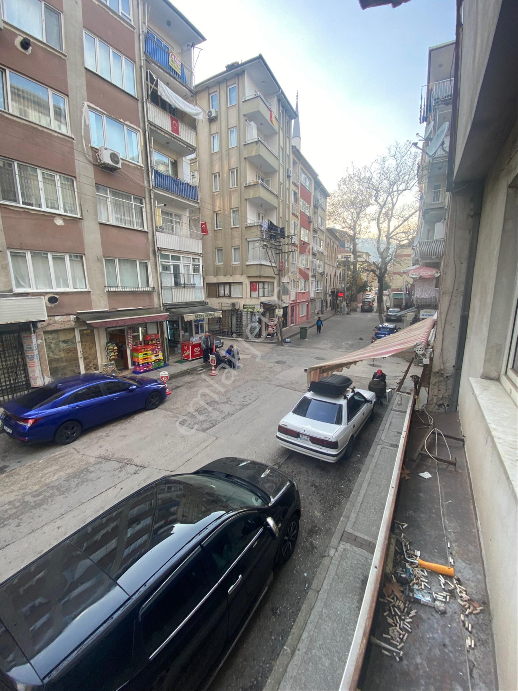 Cihangir Enlaktan Selimiyede Bakımlı Kiralık Daire - Görsel 13