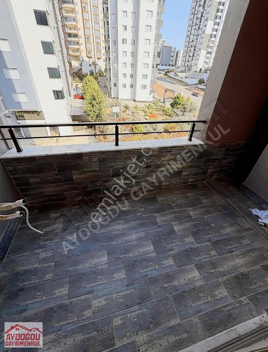 Aydoğdu Gayrimenkulden H.okan Merzeci'de 4+1 Kiralık Lüks Daire - Görsel 4