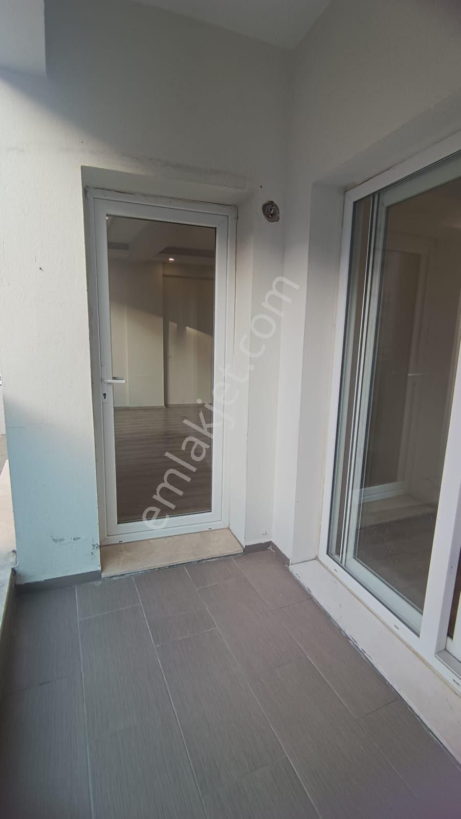 İzmir Bayraklı Erenler‘de 100 Yıl Okuluna Yakın Konumda Harika Kiralık Daire Asansürlü Bina - Görsel 9