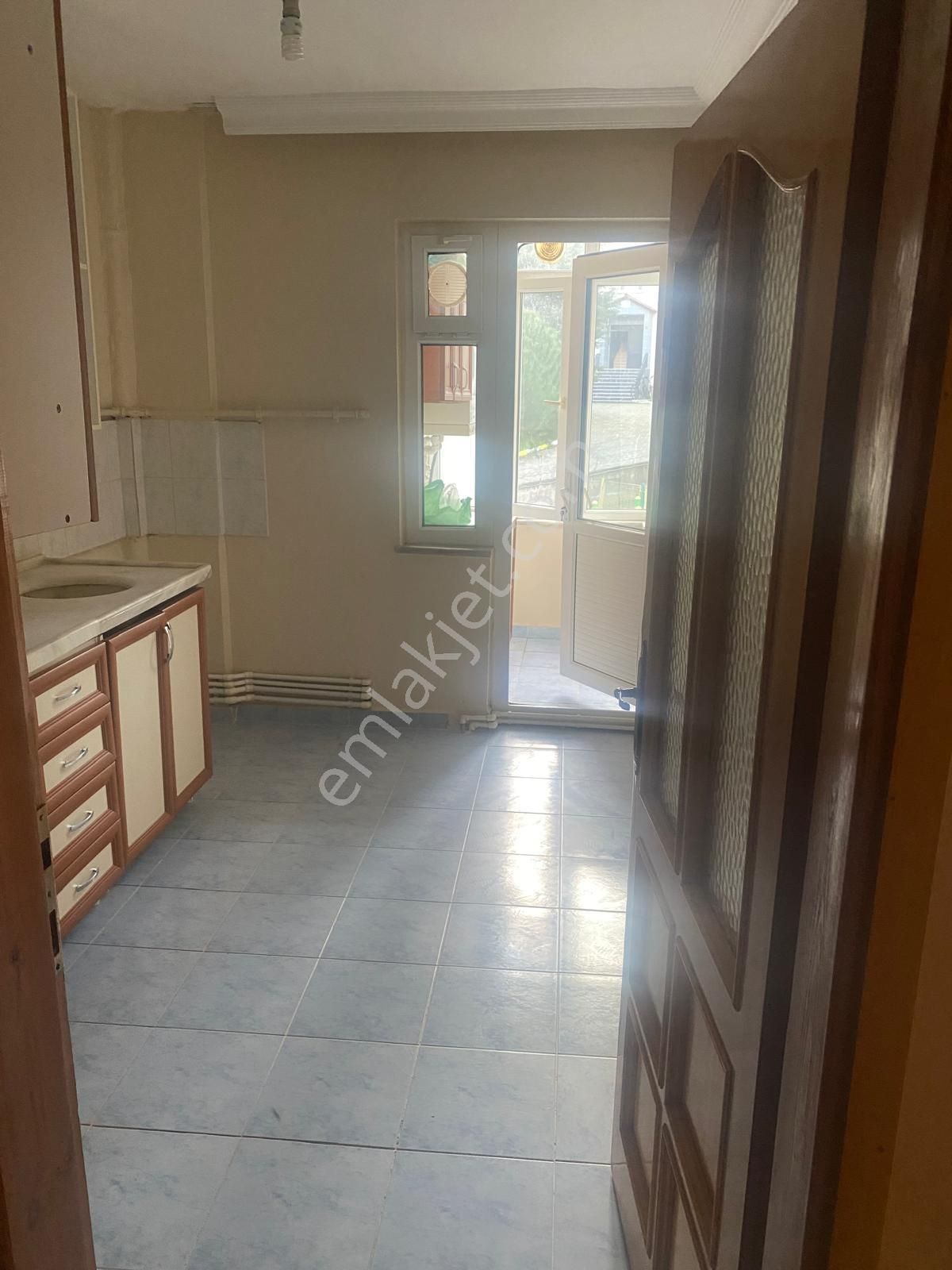 Bubursa İnegöl Alanyurt Yunus Emre Mah 130m2 3+1 2. Kat Site İçi Satılık Daire
