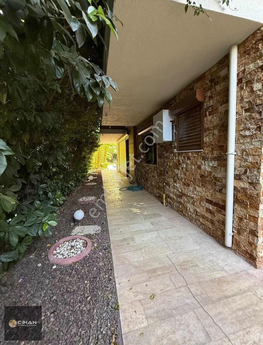 Fırsat!!!! Kuşadasında Havuz, Asansör, Eşyalı Satlık Villa - Görsel 31