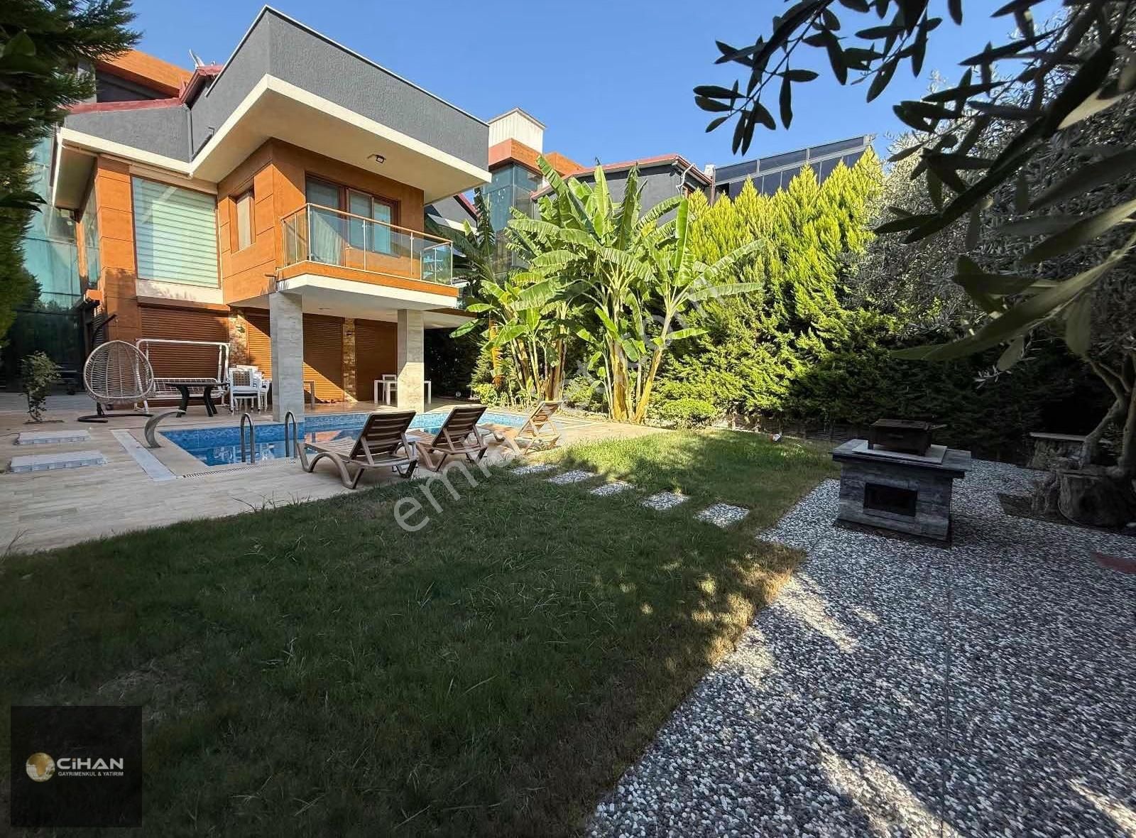 Fırsat!!!! Kuşadasında Havuz, Asansör, Eşyalı Satlık Villa - Görsel 15