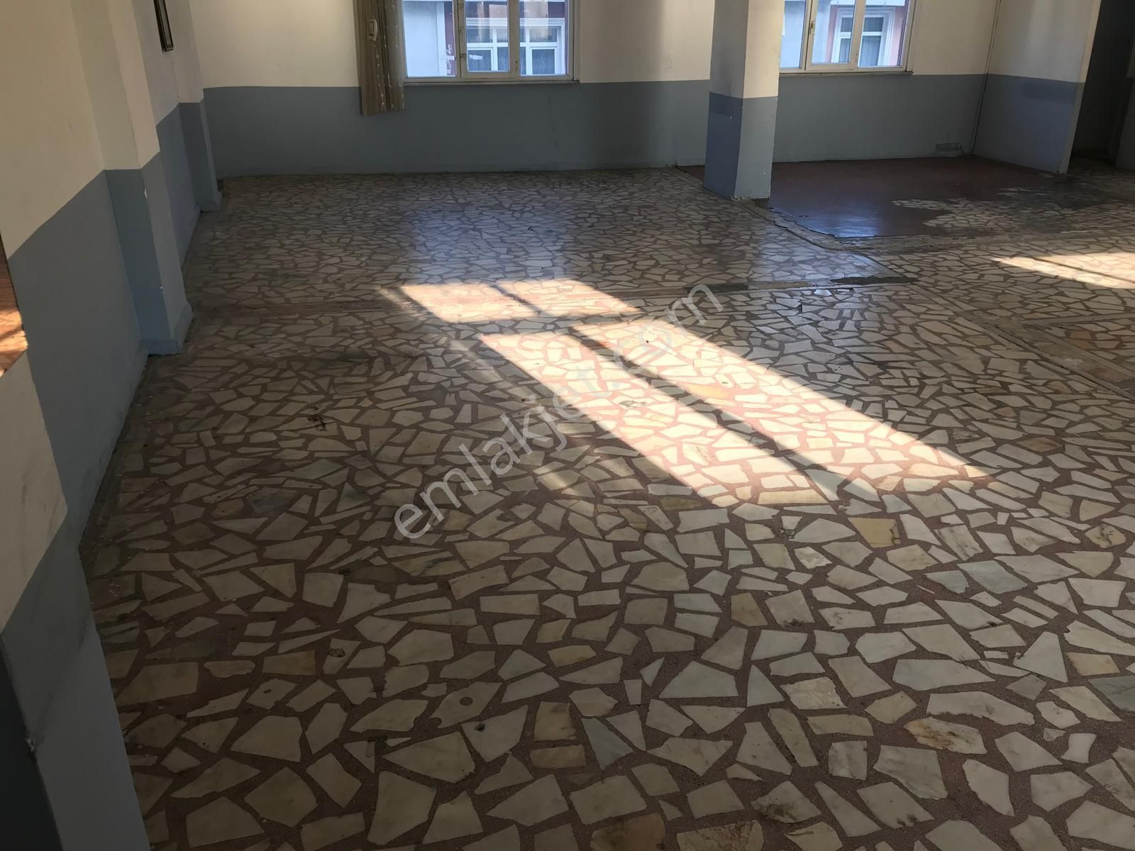 Mahmutbey Caddesi Üzerinde 370 M2 2 Kat Kiralık İşyeri