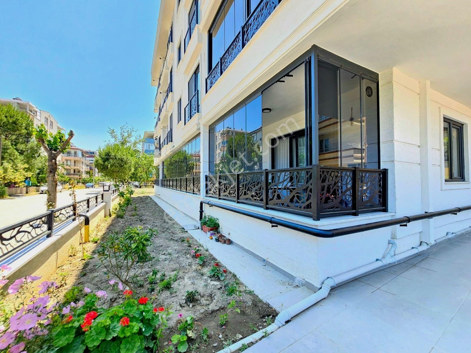 Parla'dan Altınkumda Full Eşyalı Ön Cephe Satılık 1+1 Daire - Görsel 19