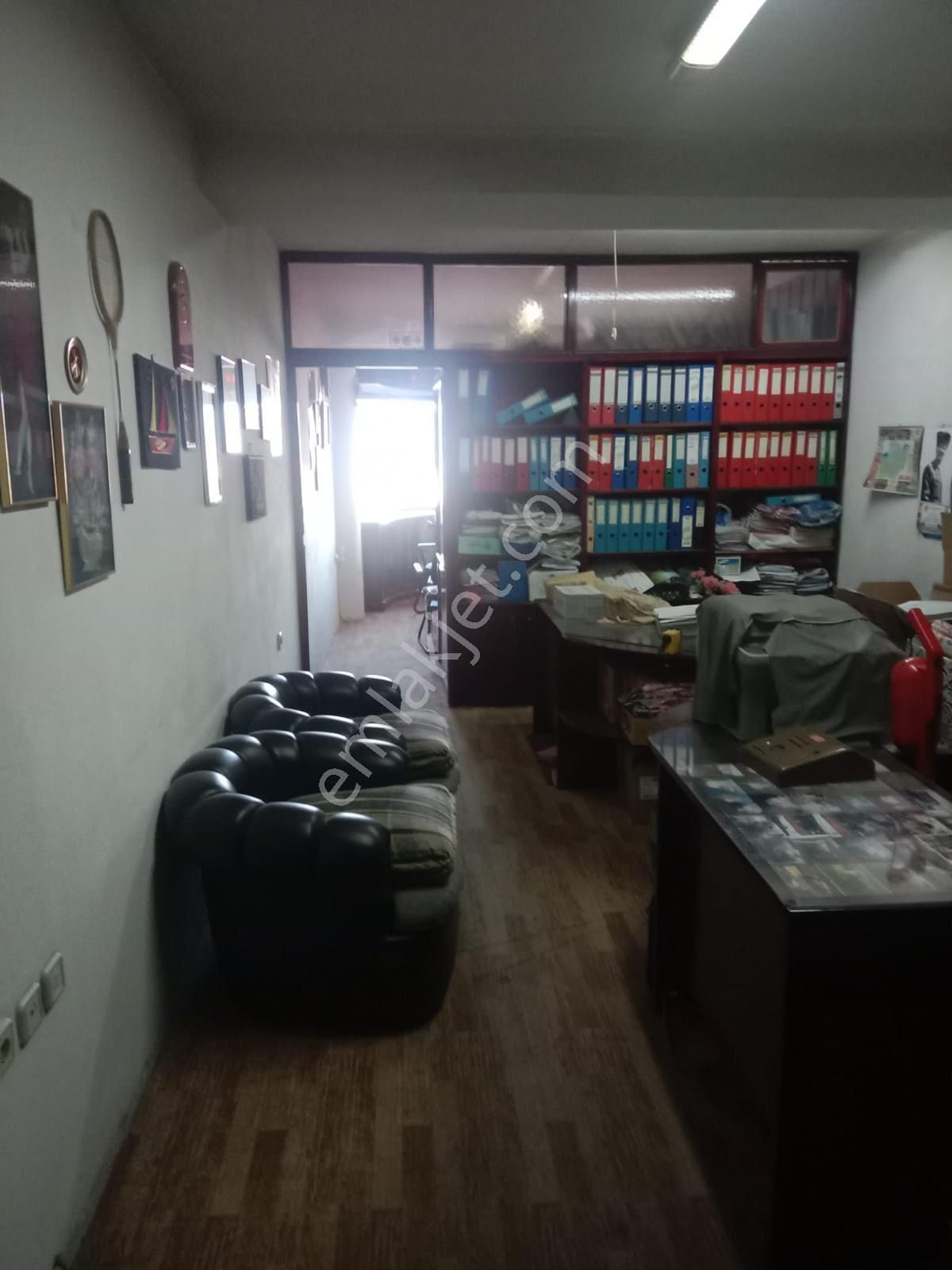 Salihli Merkezde Satılık Ofis ( Ofis Mobilyalı) - Görsel 3