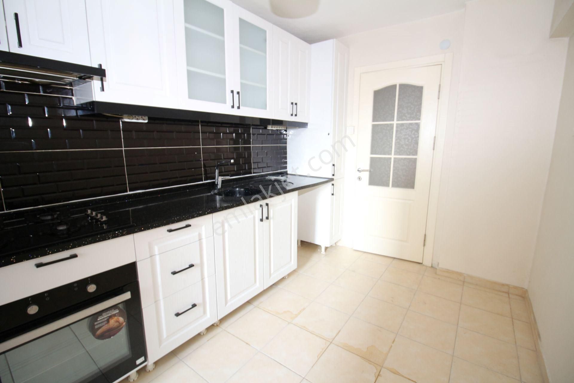 Akevler Mevkiinde Asansörlü Doğalgazlı 3+1 - Görsel 19