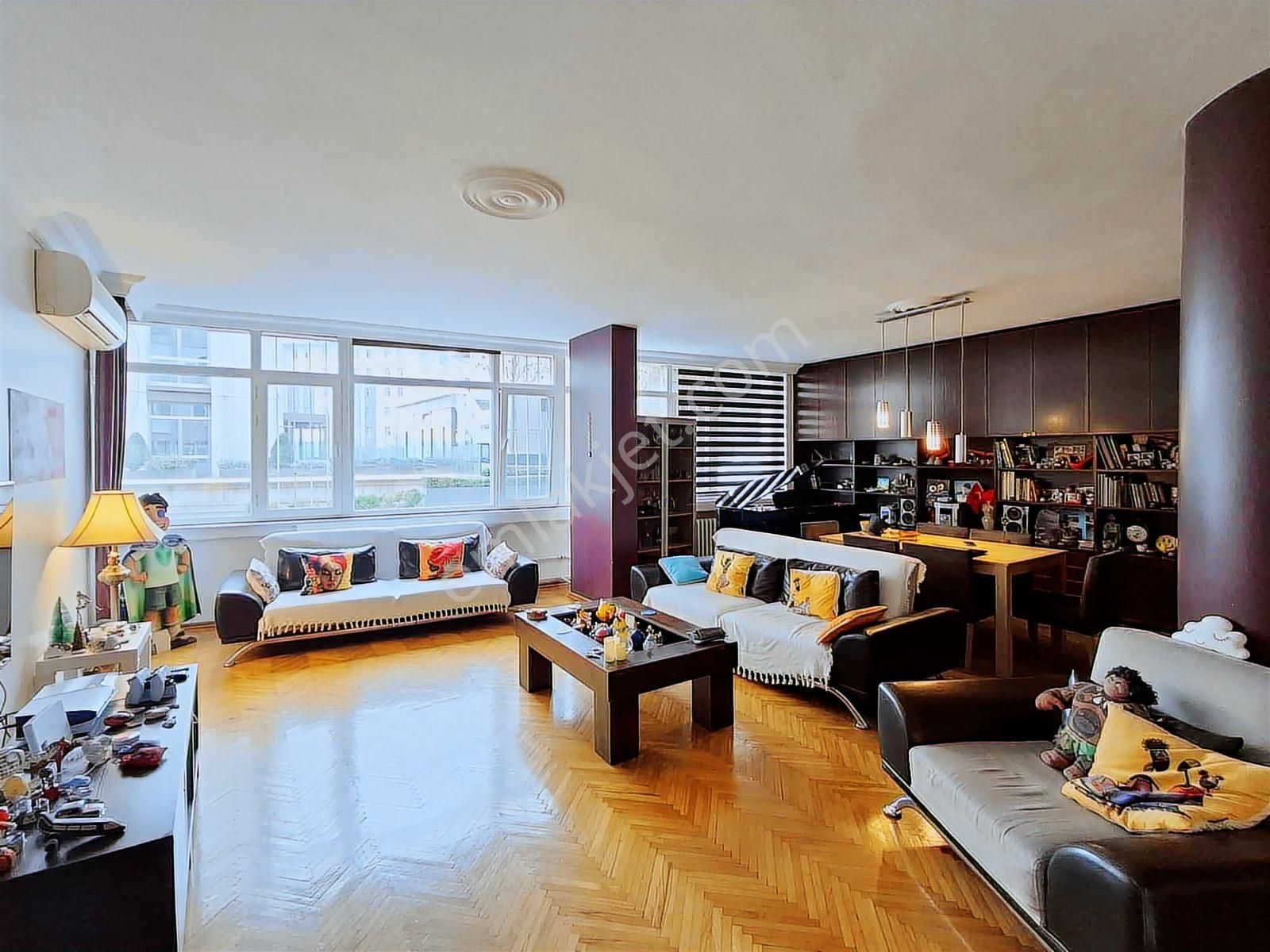 Tek Yetkili Nişantaşı Hüsrev Gerede Caddesi Üzerinde Geniş 3+1 - Görsel 15