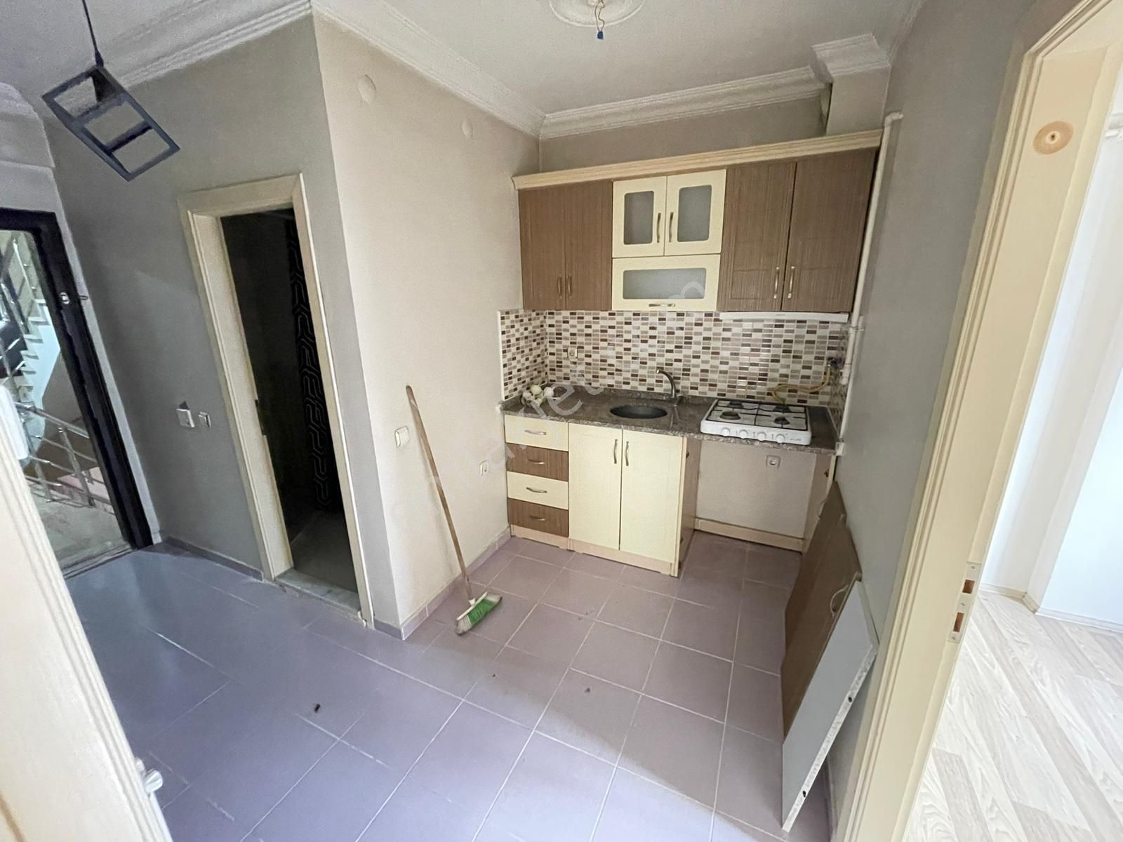 Espark Yakını Ayrı Mutfaklı 1+1 Kombili Balkonlu 1+1 Daire - Görsel 5