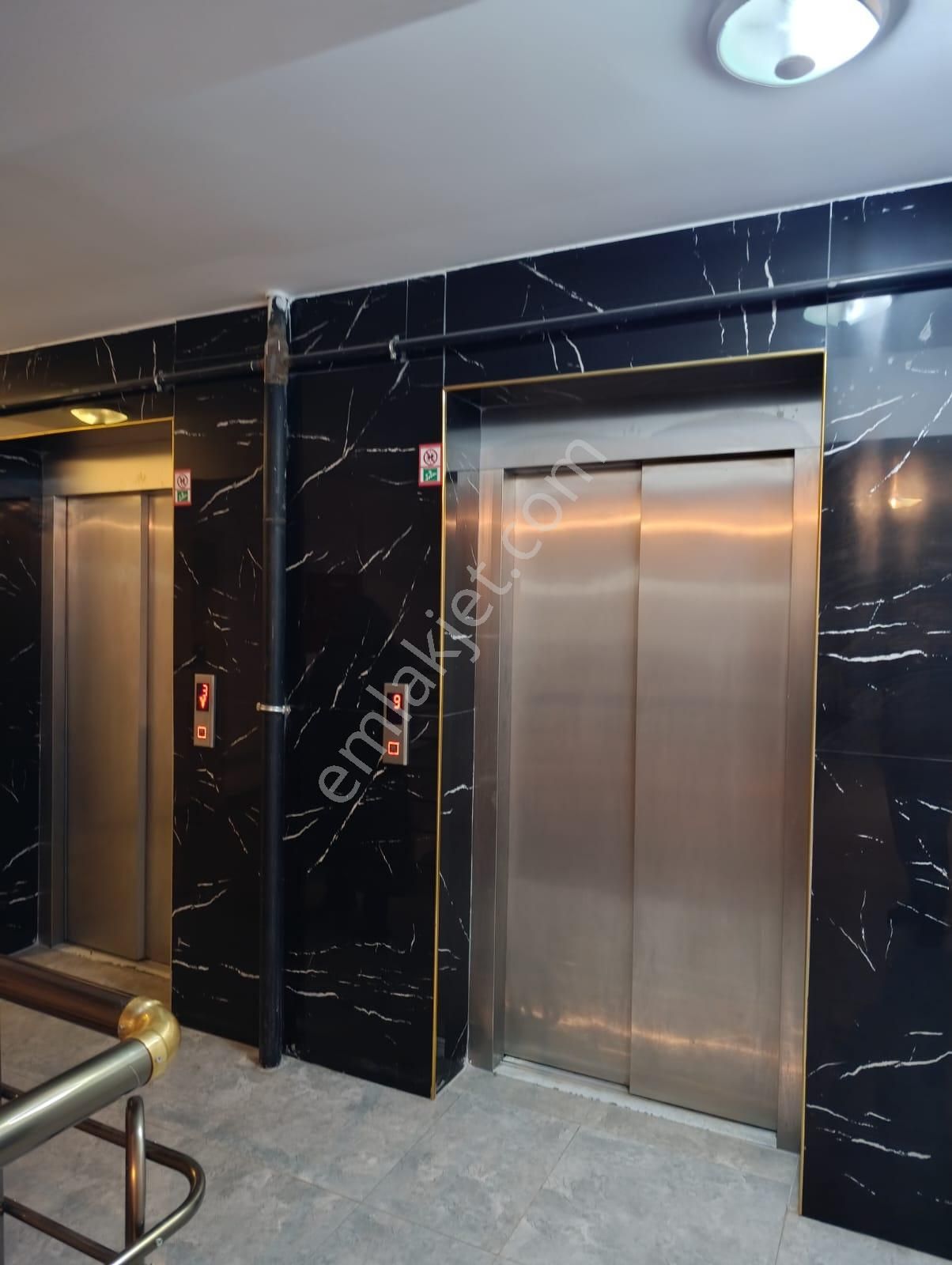 Feridunçelik'te Manzaralı Geniş Balkonlu Full Yapılı 3+1 Katta Satılık Daire !!! - Görsel 19