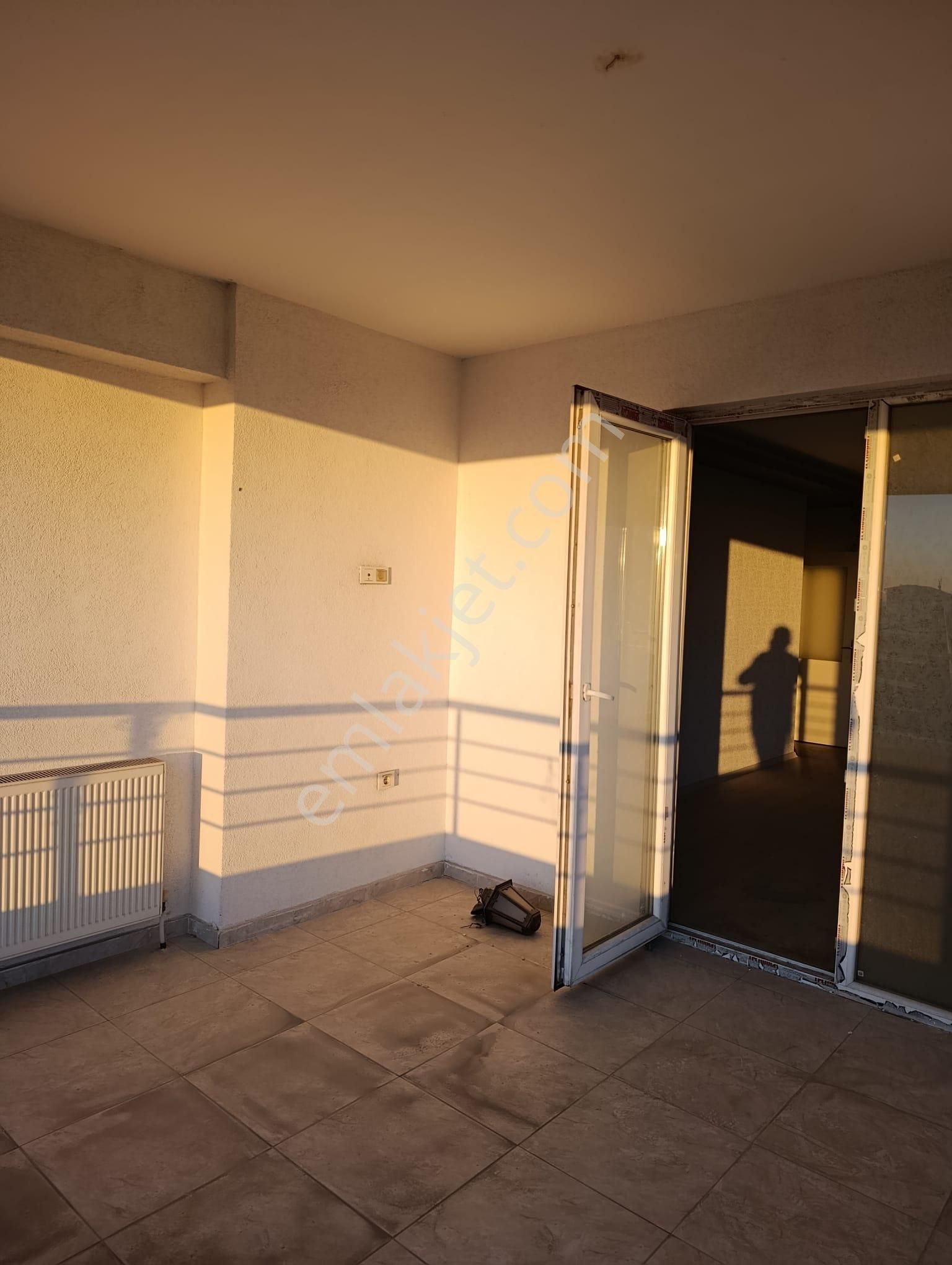 Feridunçelik'te Manzaralı Geniş Balkonlu Full Yapılı 3+1 Katta Satılık Daire !!! - Görsel 10