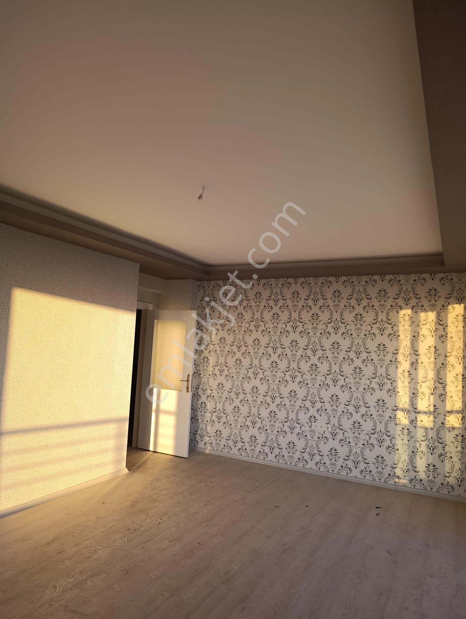 Feridunçelik'te Manzaralı Geniş Balkonlu Full Yapılı 3+1 Katta Satılık Daire !!! - Görsel 3