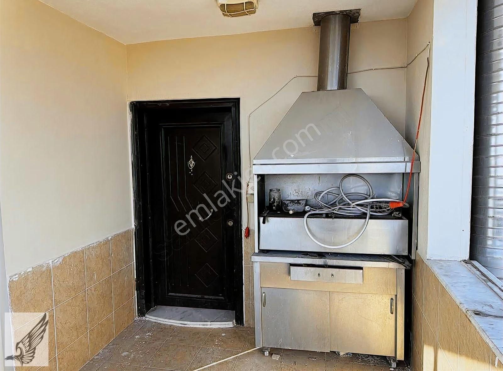 Muhteşem Manzaralı Teraslı Doğalgazlı Tadilatlı Geniş Daire - Görsel 13