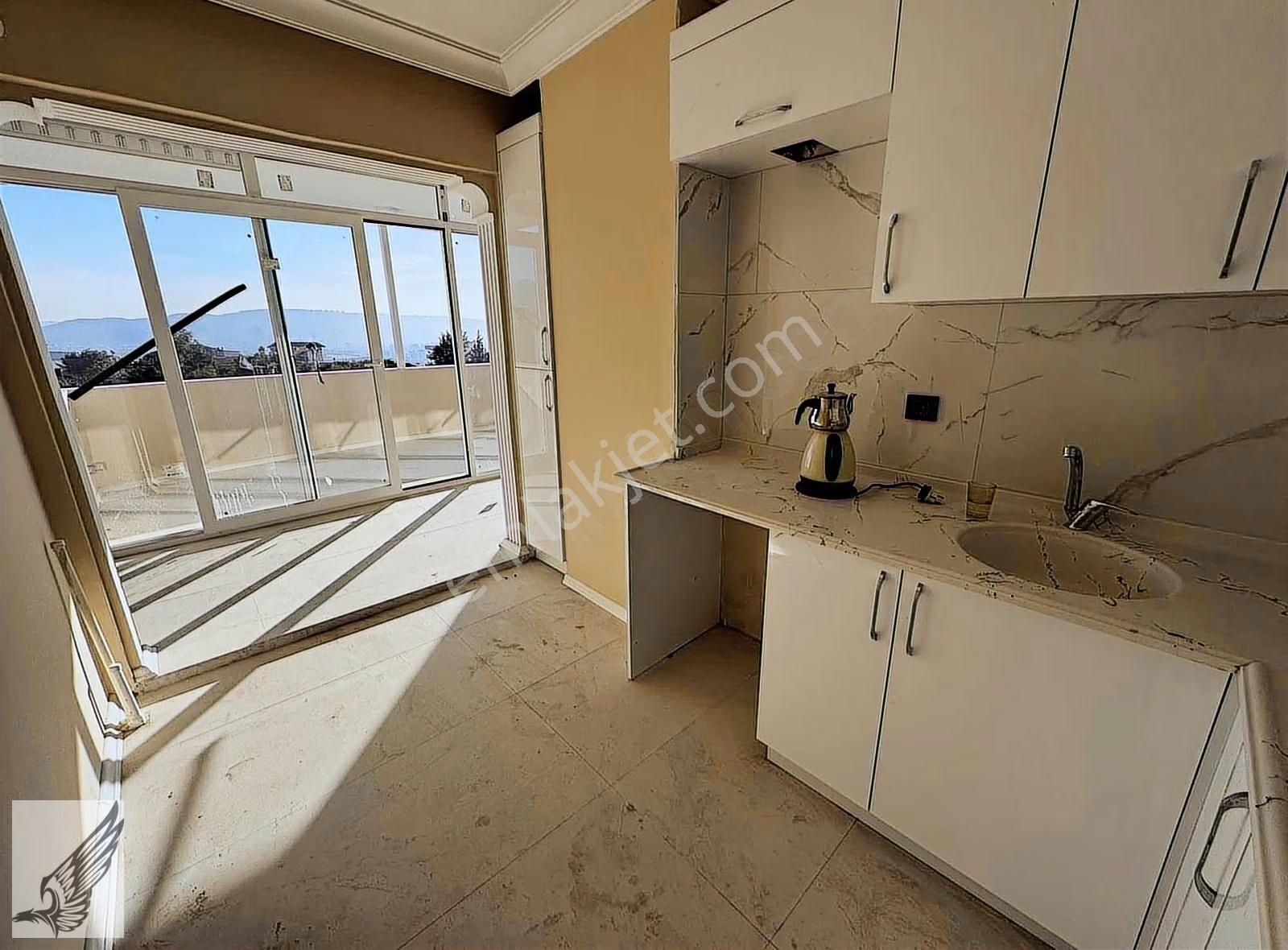 Muhteşem Manzaralı Teraslı Doğalgazlı Tadilatlı Geniş Daire - Görsel 30