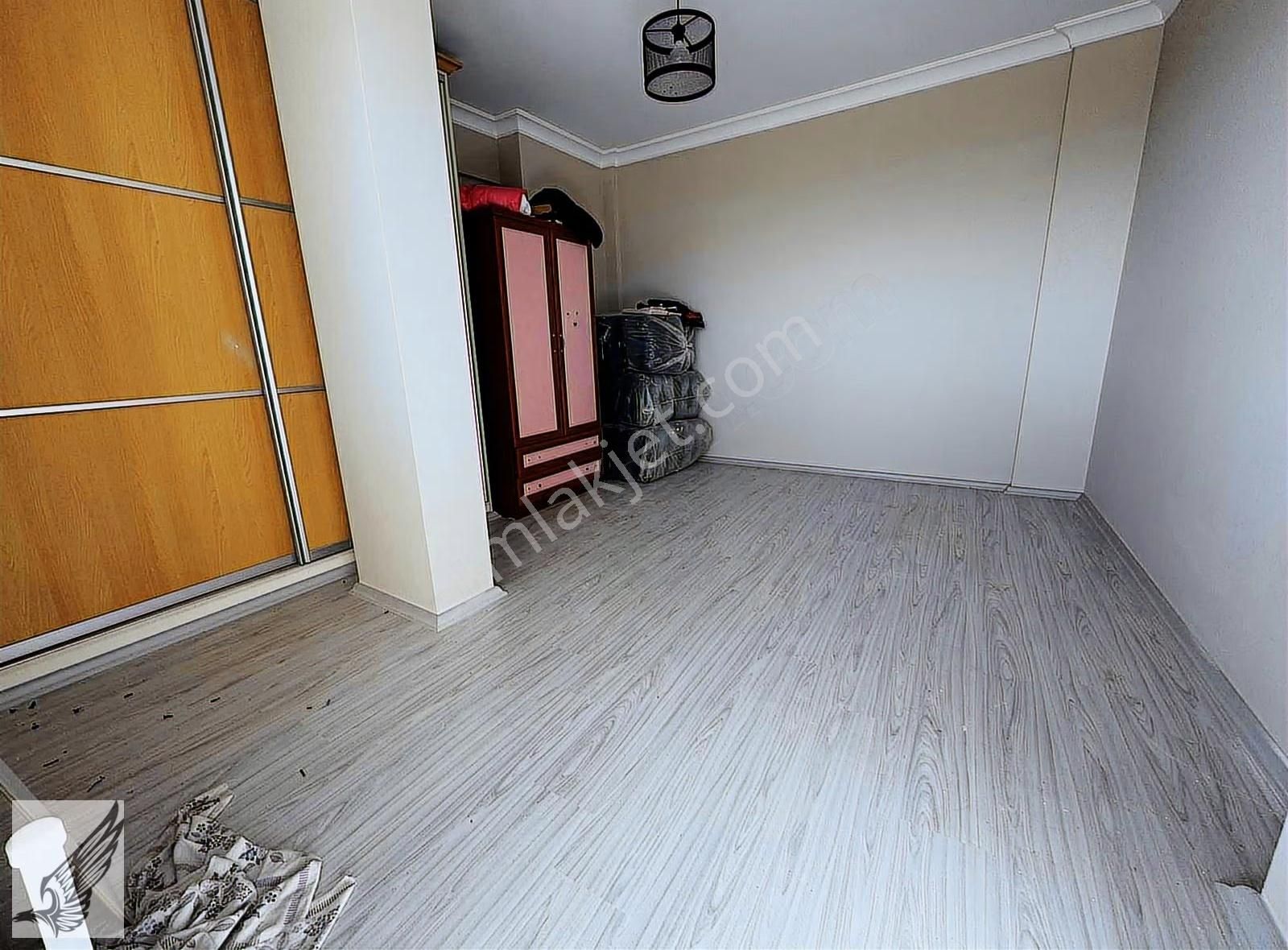 Muhteşem Manzaralı Teraslı Doğalgazlı Tadilatlı Geniş Daire - Görsel 3