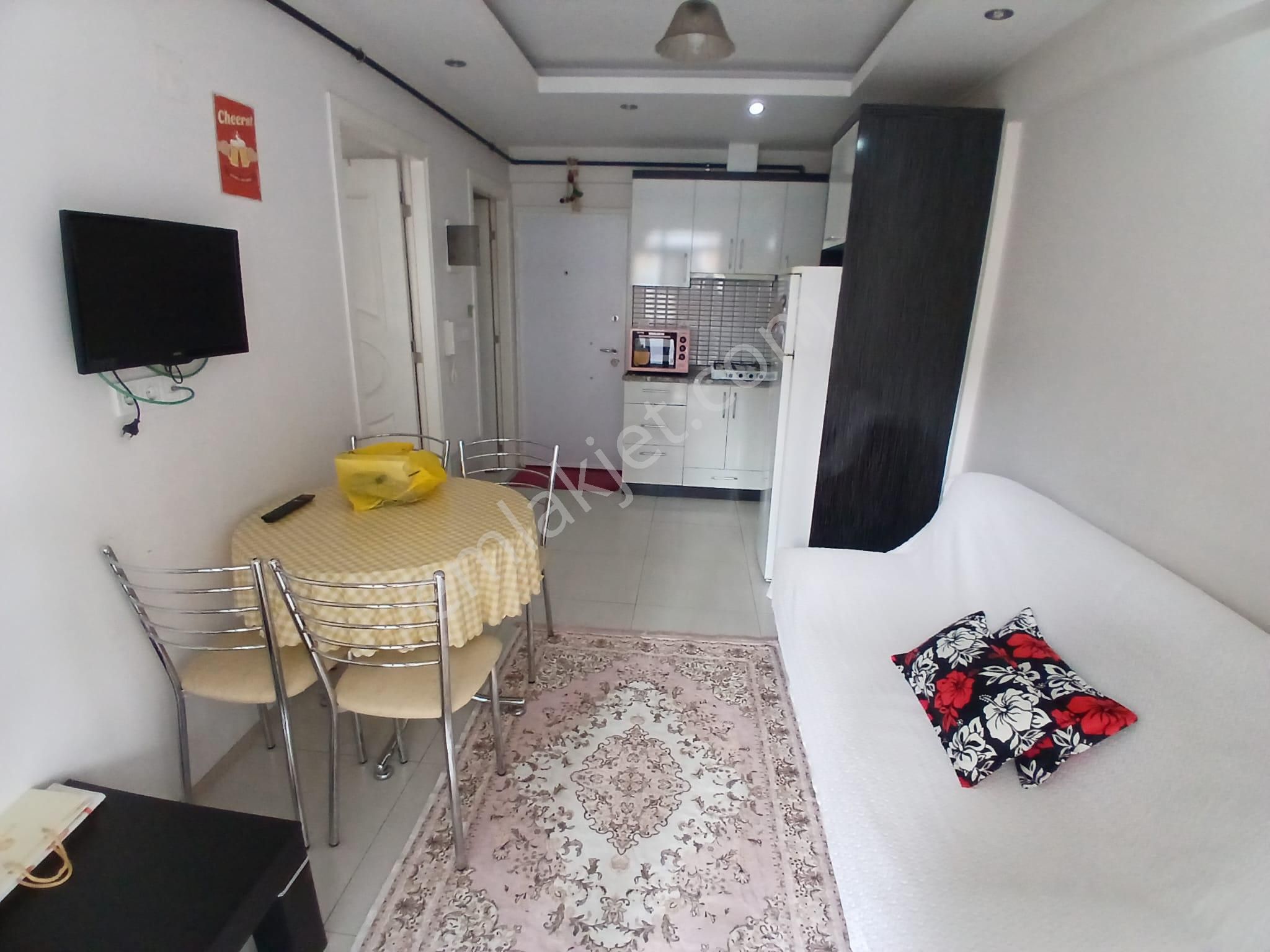 Ender Uysal Gayrimenkulden Üniversiteye Yakın 1+1 Balkkonlu Asansörlü Satılık Apart...