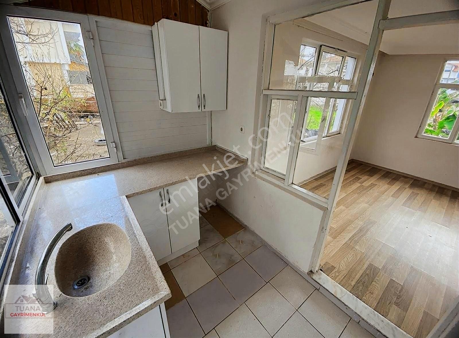 Tuana Emlaktan Gülpınar Mahallesinde Kiralık 2+1 Müstakil Ev - Görsel 13