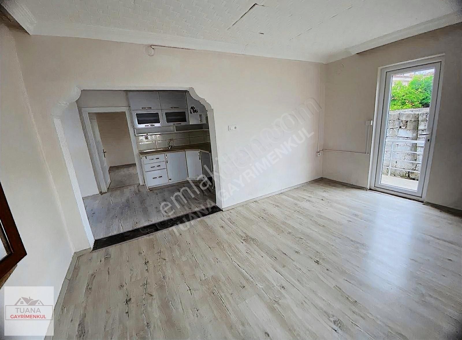 Tuana Emlaktan Gülpınar Mahallesinde Kiralık 2+1 Müstakil Ev - Görsel 15