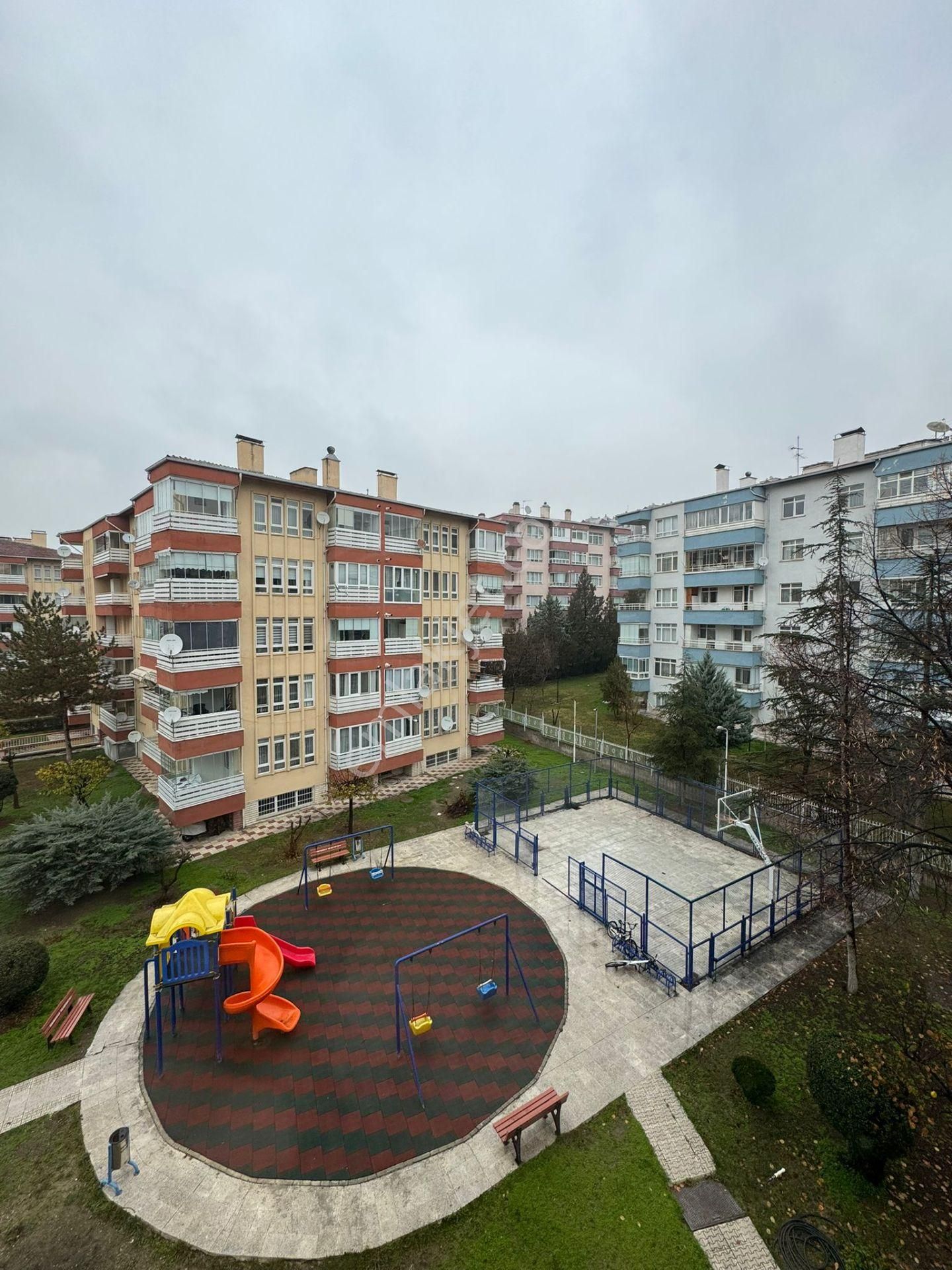 Polat Live Emlak'tan Batı Sitesi Mah Satılık 3+1 Ferah Ve Geniş - Görsel 23