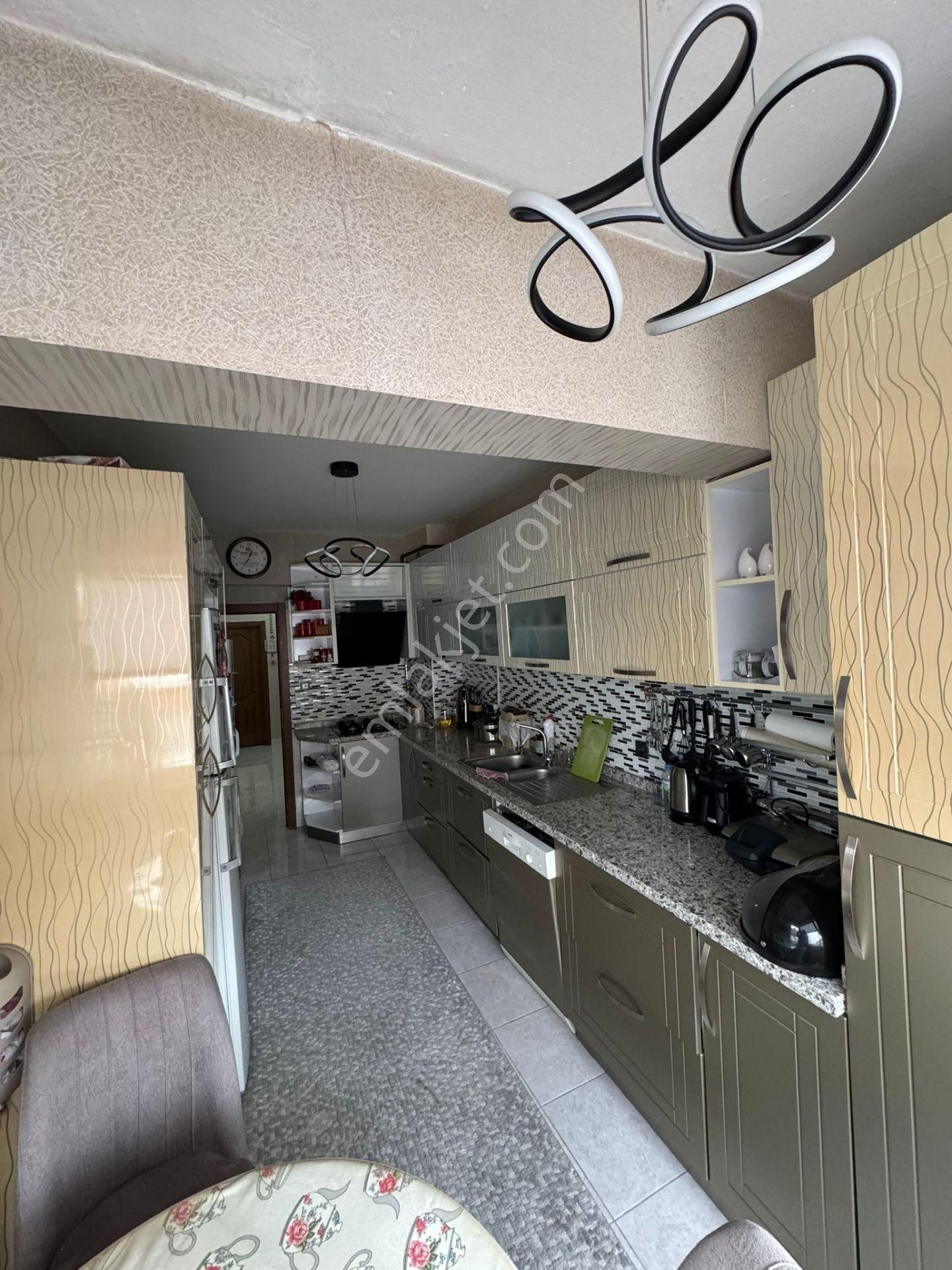 Polat Live Emlak'tan Batı Sitesi Mah Satılık 3+1 Ferah Ve Geniş - Görsel 3