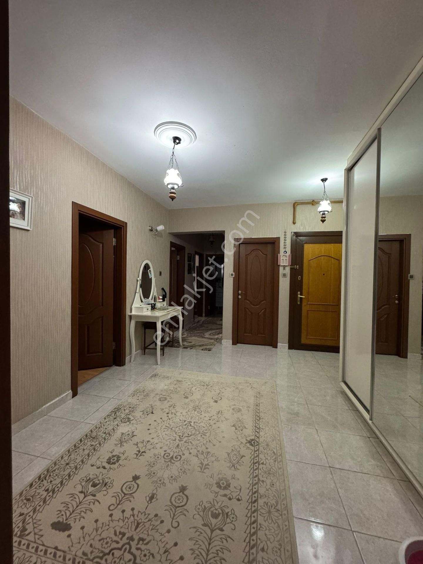 Polat Live Emlak'tan Batı Sitesi Mah Satılık 3+1 Ferah Ve Geniş - Görsel 11