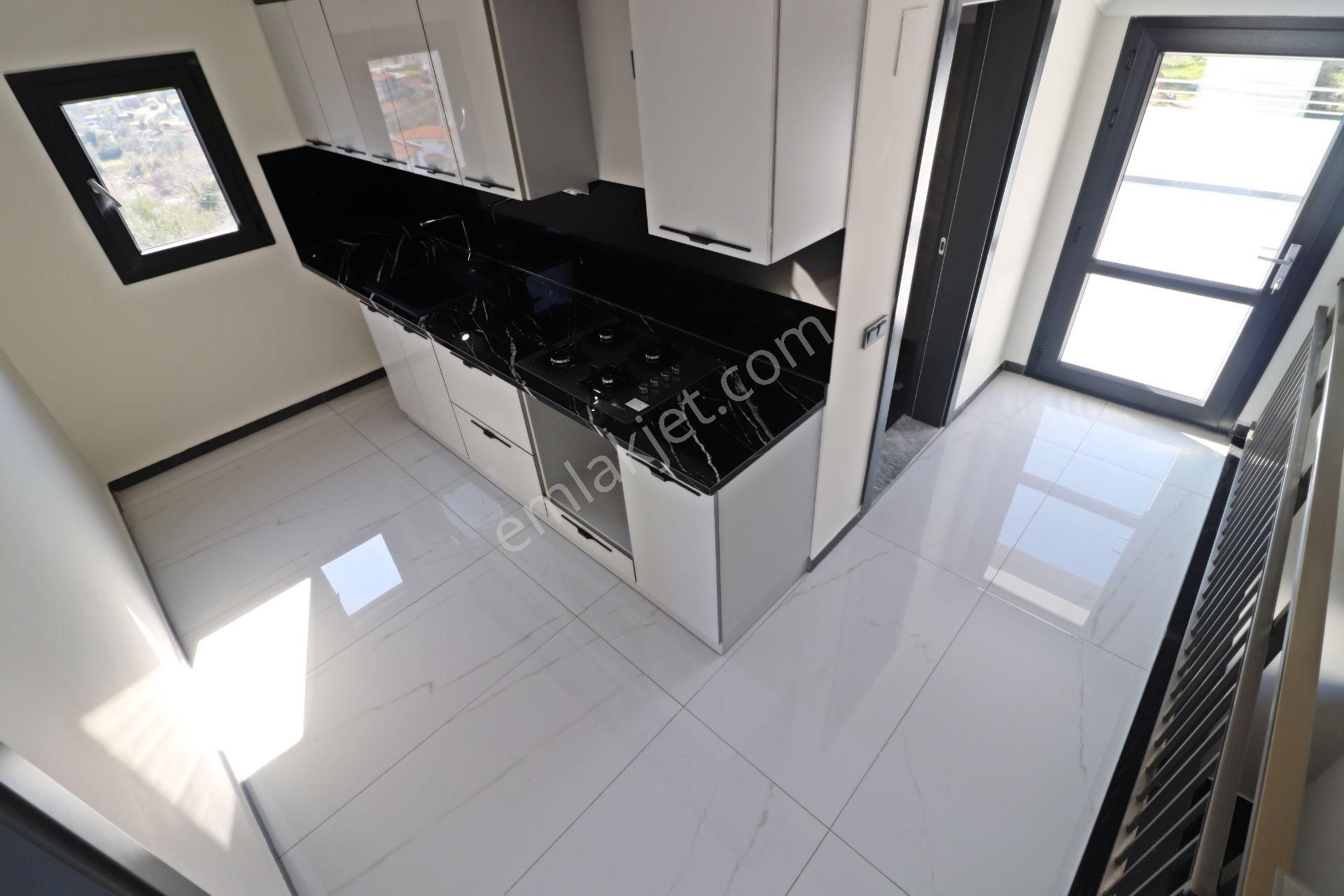 Irmaksudan Güre De Deniz Manzaralı Şık Tasarım 5+2 Villa - Görsel 19