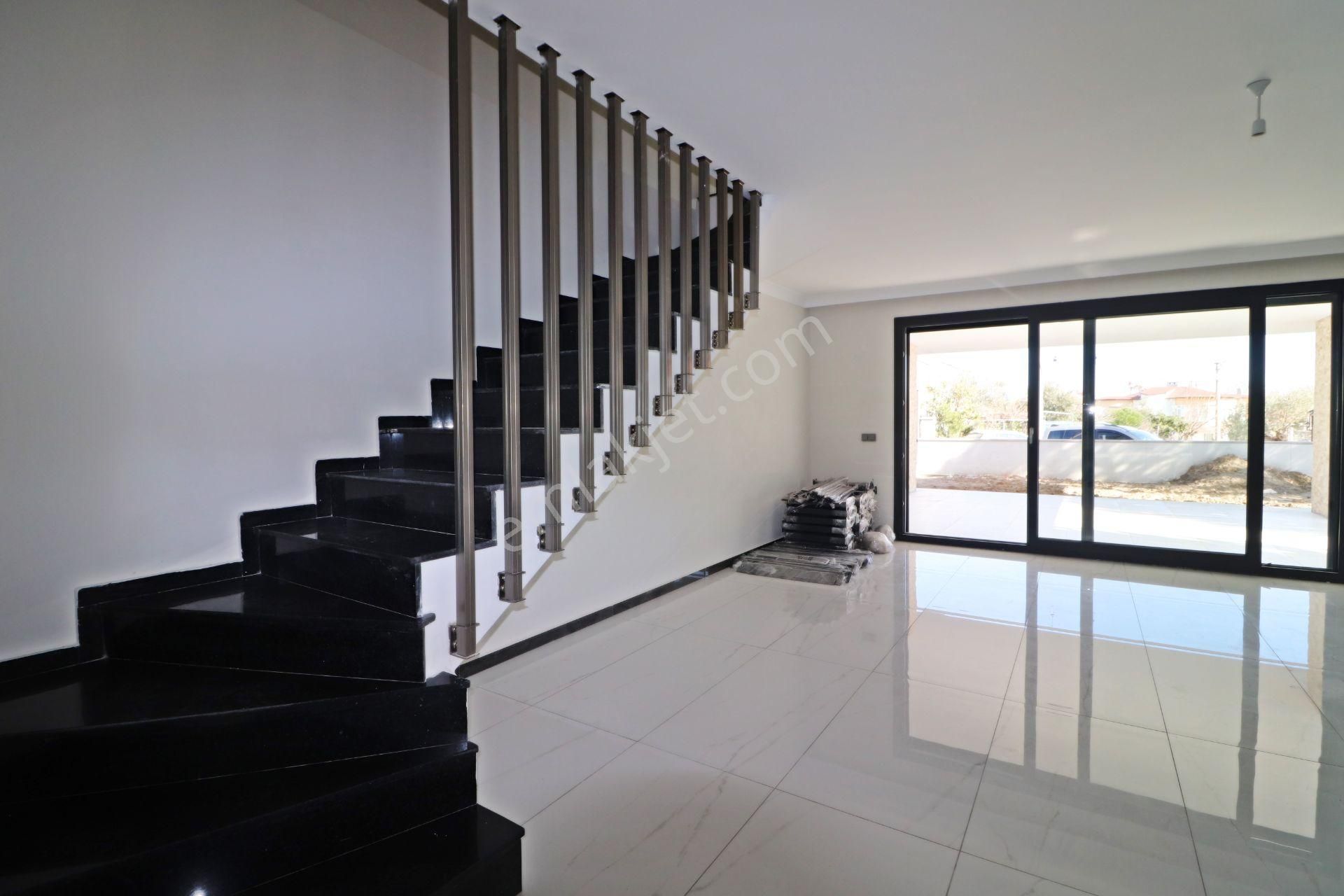 Irmaksudan Güre De Deniz Manzaralı Şık Tasarım 5+2 Villa - Görsel 5