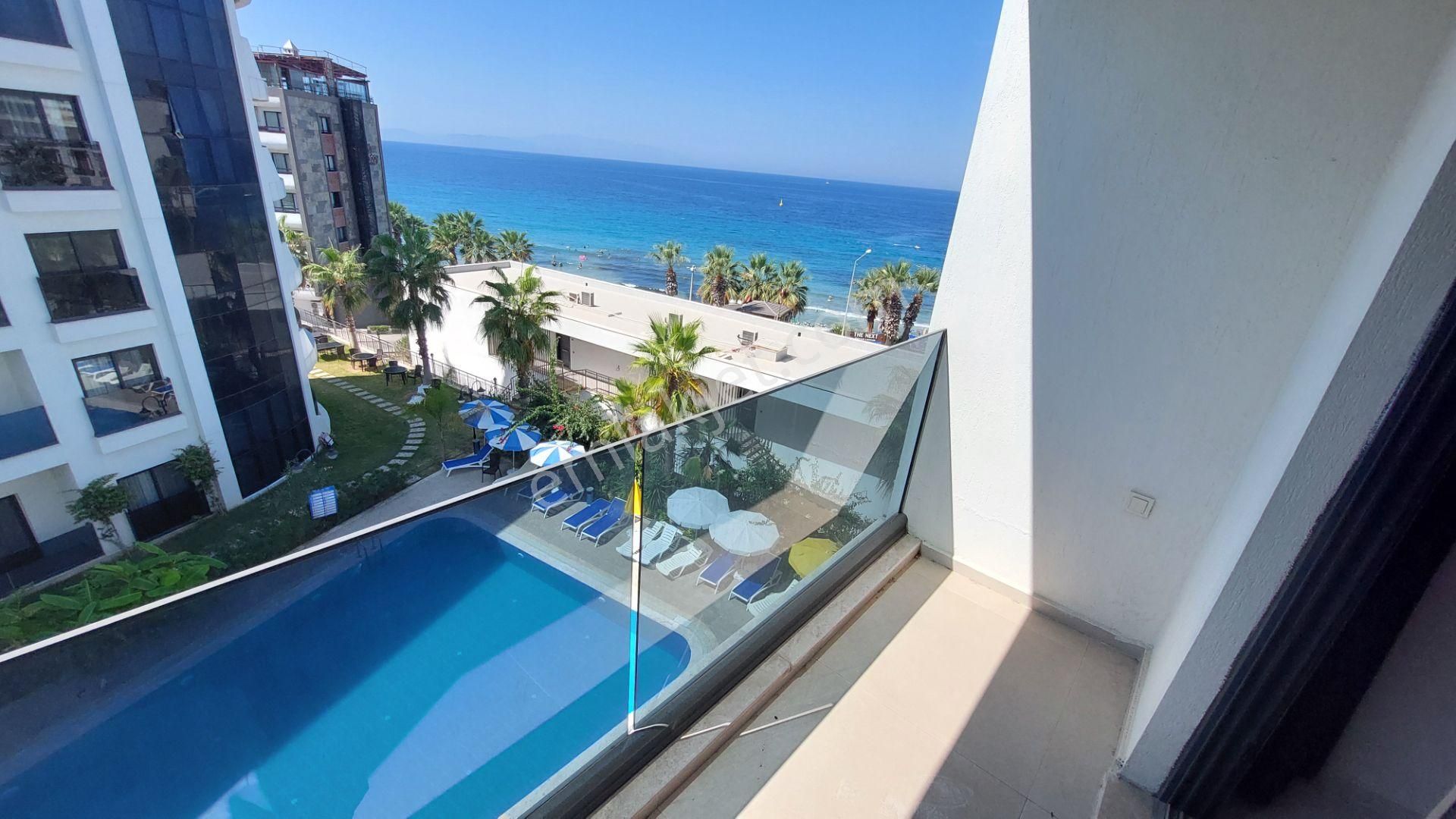 Turyap'tan Plaja 20mt. Deniz Ve Havuz Manzaralı Satılık Daire