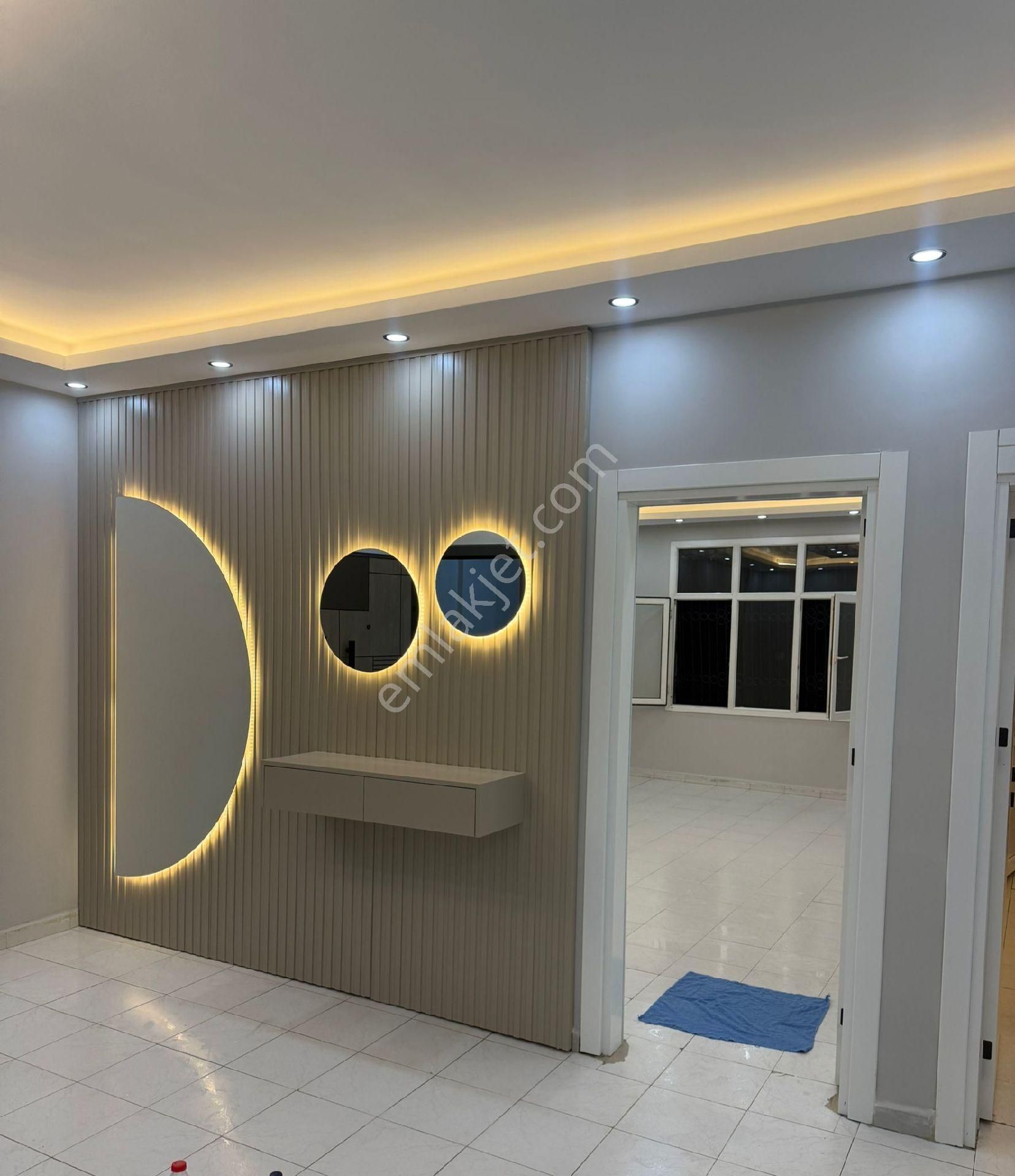 Meydan Mahallesinde Merkezi Konumda Satılık Komple Bina🏢 3 Katlı Müstakil Bina2 Daire + 2 Dükkan - Görsel 2