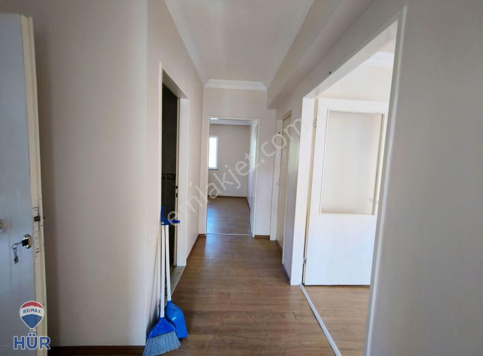 Remax-hür Fatma Yıldız Dan Karaman Da Kiralık 3+1 Daire - Görsel 14