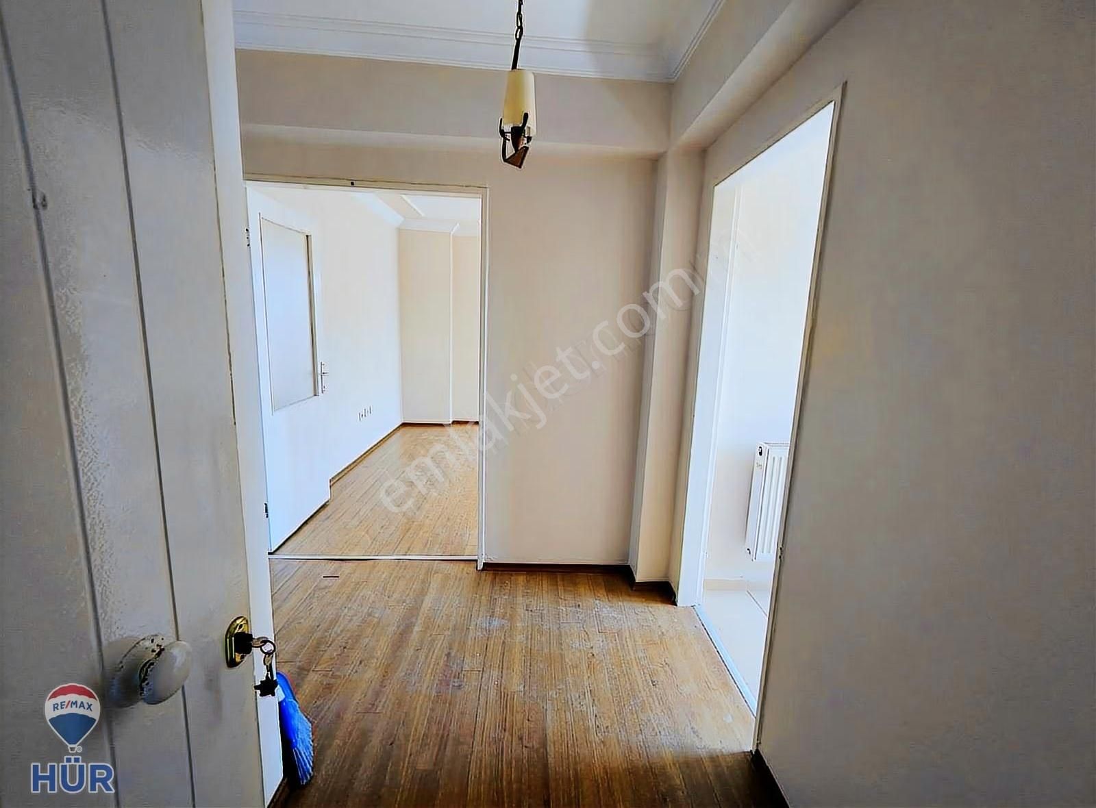 Remax-hür Fatma Yıldız Dan Karaman Da Kiralık 3+1 Daire - Görsel 5