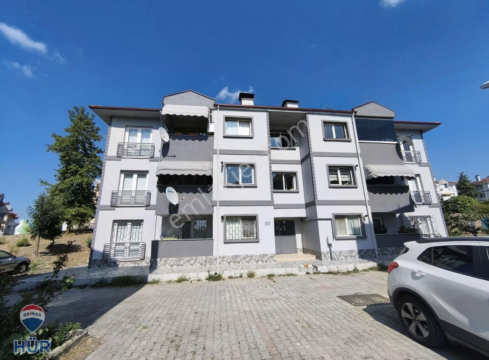 Remax-hür Fatma Yıldız Dan Karaman Da Kiralık 3+1 Daire