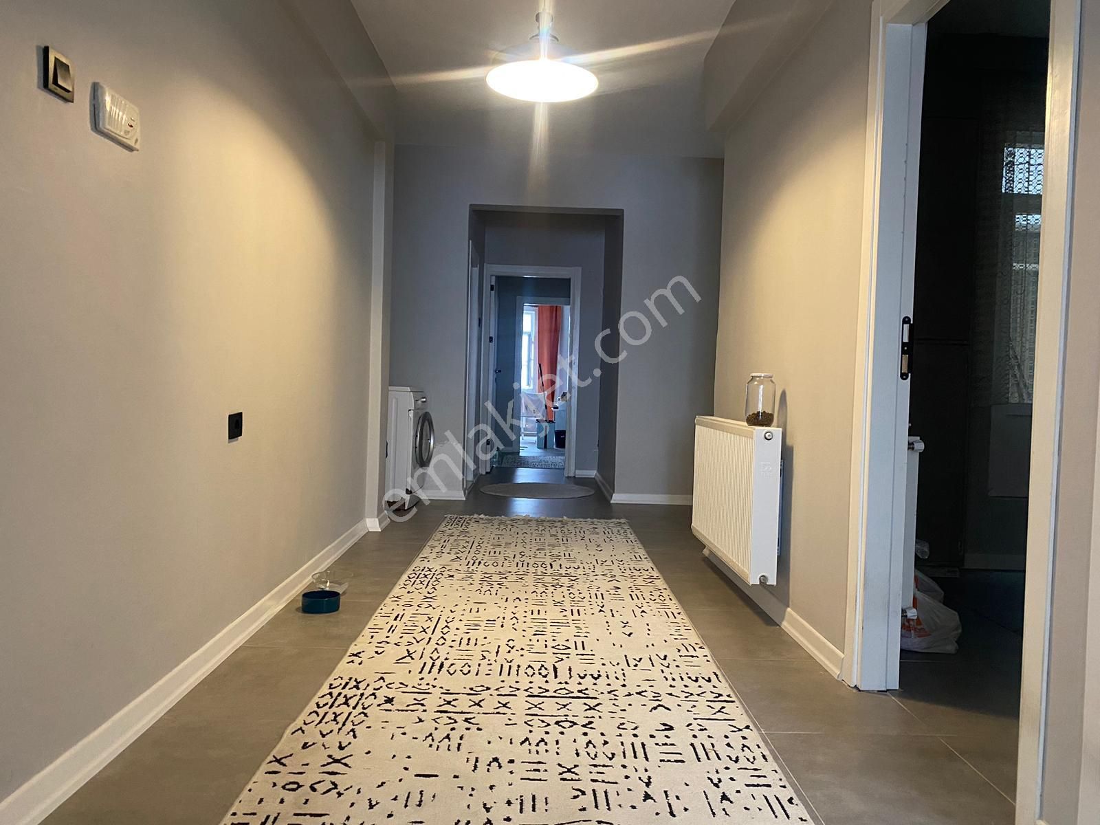 İlkadım Satılık 2+1 Fiyatına 4+1 Daire Teraslı Kilise Yakını!!