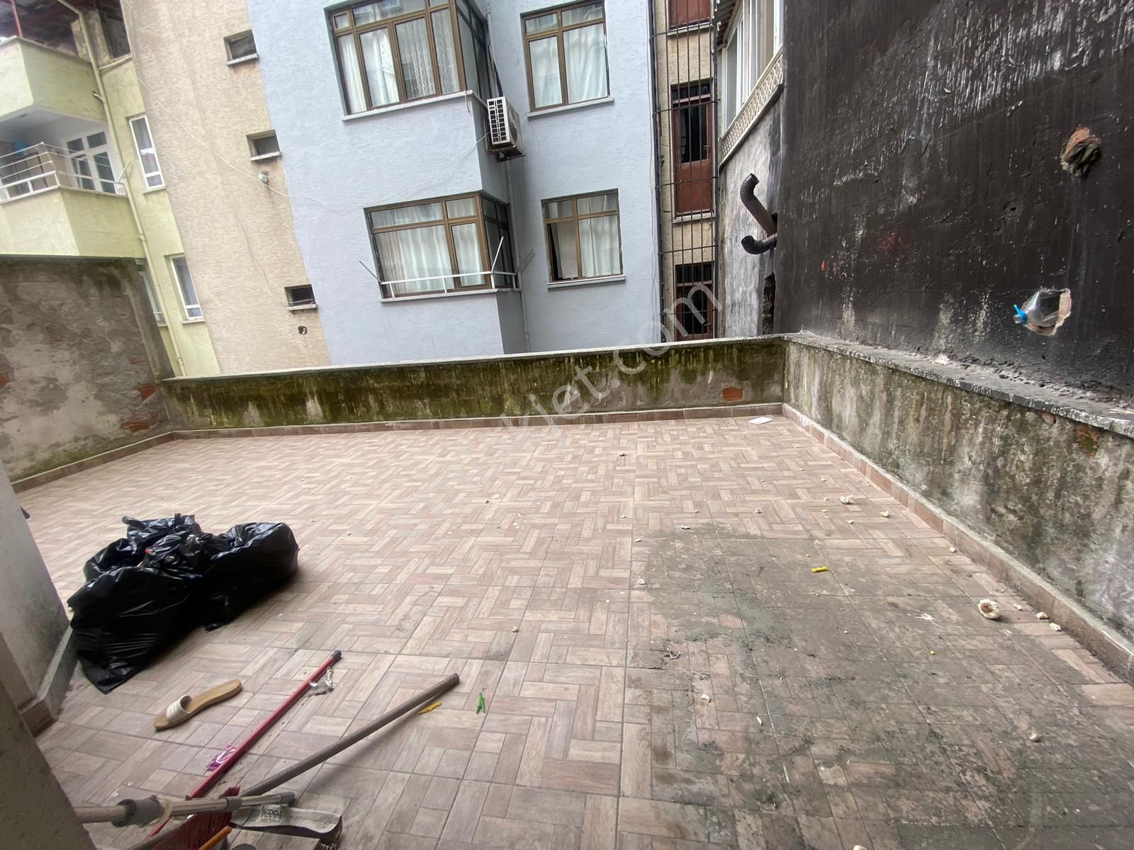 İlkadım Satılık 2+1 Fiyatına 4+1 Daire Teraslı Kilise Yakını!! - Görsel 18