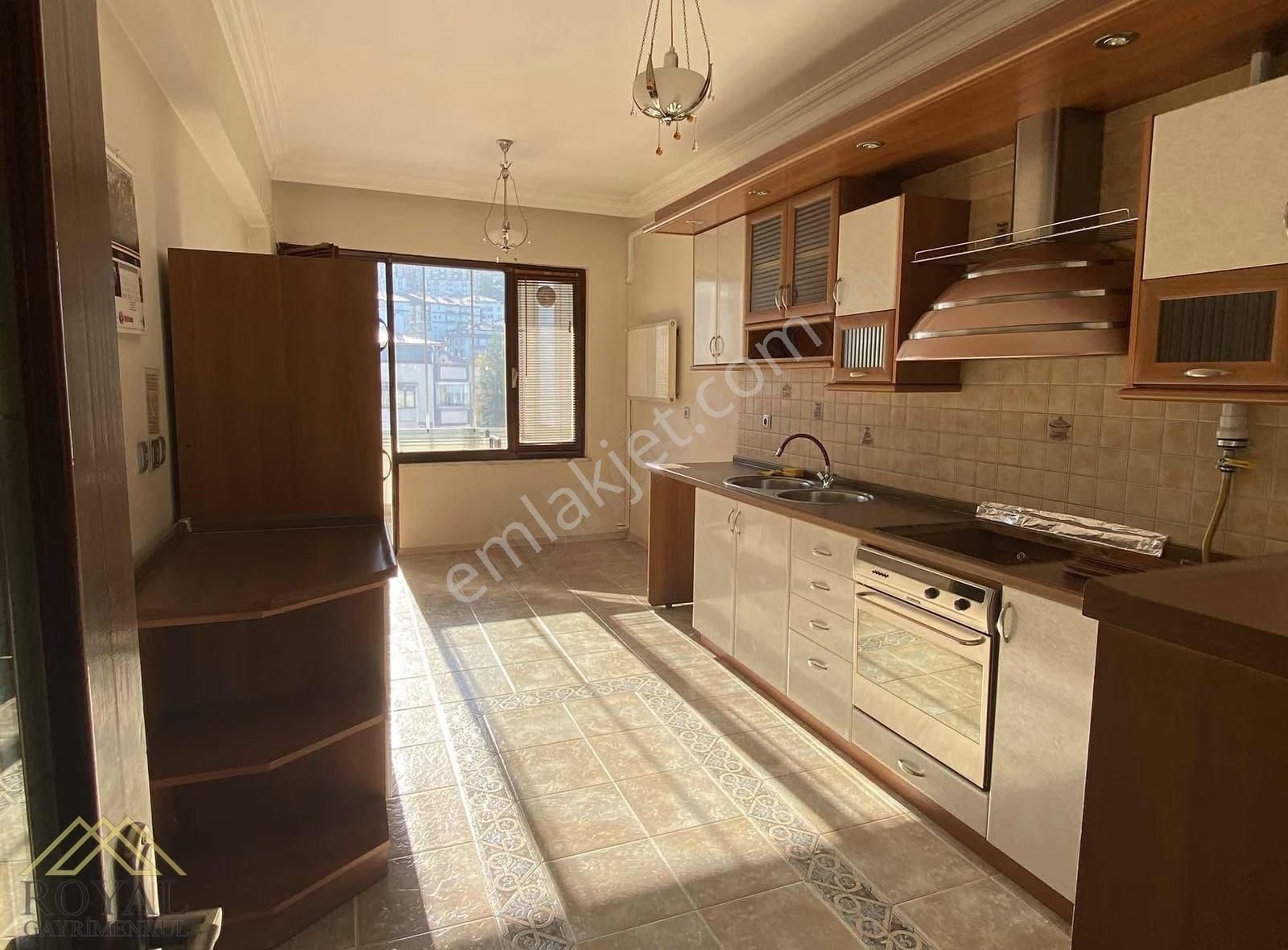 Royal'den 2 Nolu Beşirli'de 7. Kat Kiralık 3+1 Daire - Görsel 9