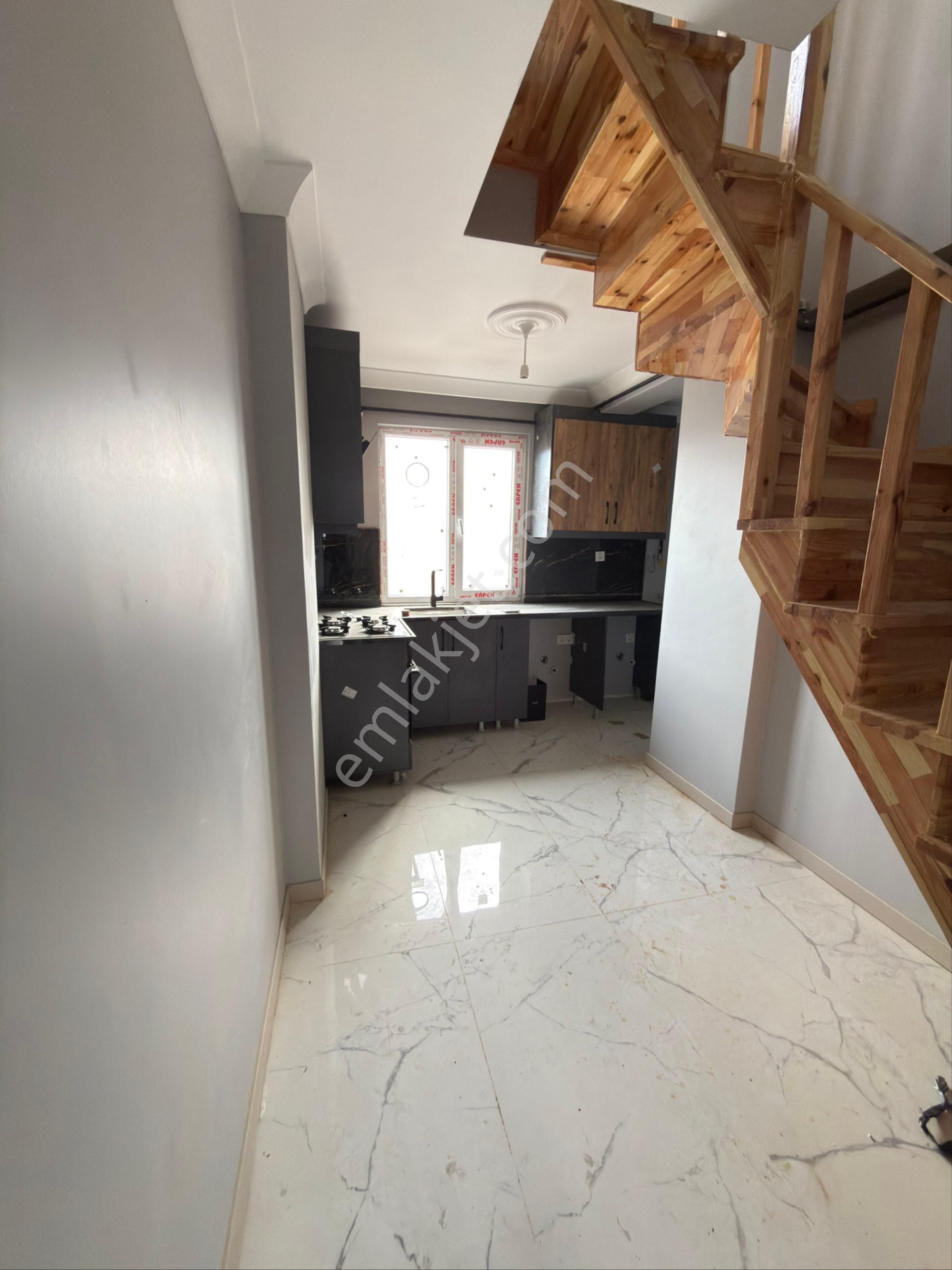 Sultanbeyli Mimar Sinan Mahallesinde 4+1 Daire - Görsel 4