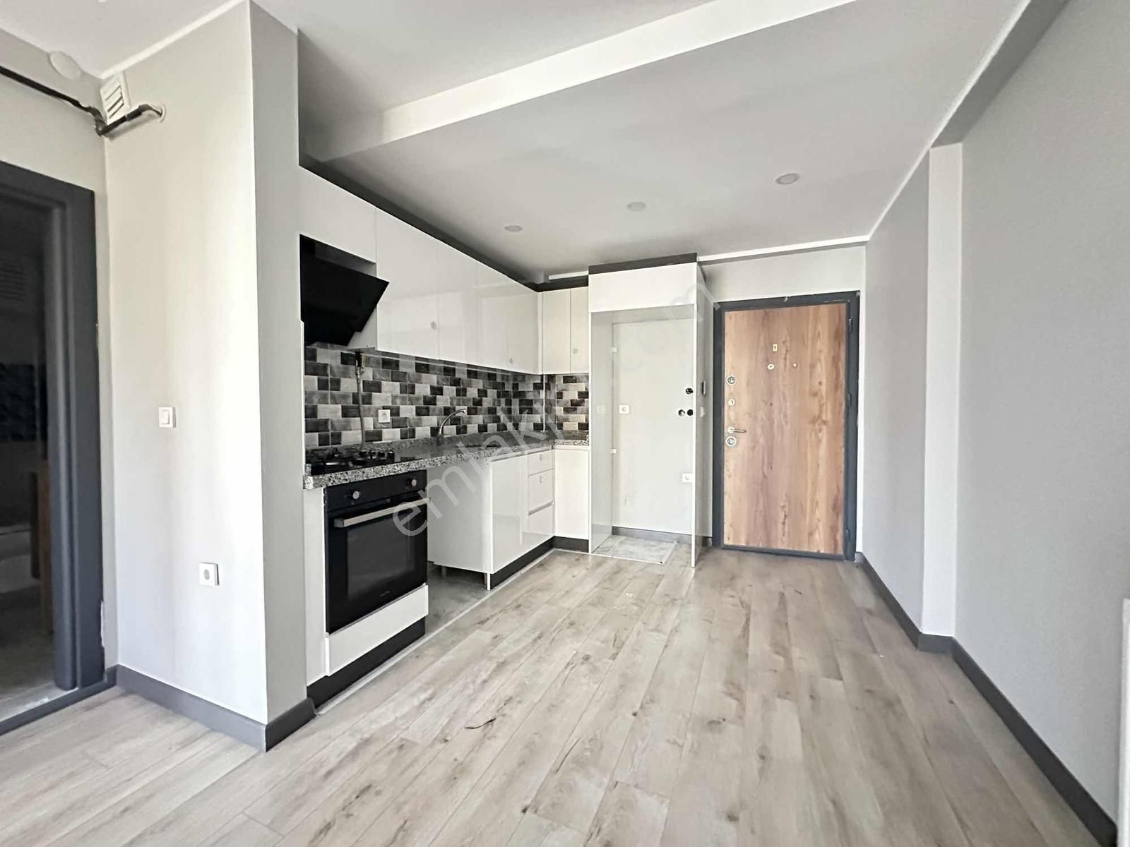 Tuğra'dan Çobançeşme De 1+1 Ara Kat Kiralık Daire - Görsel 2