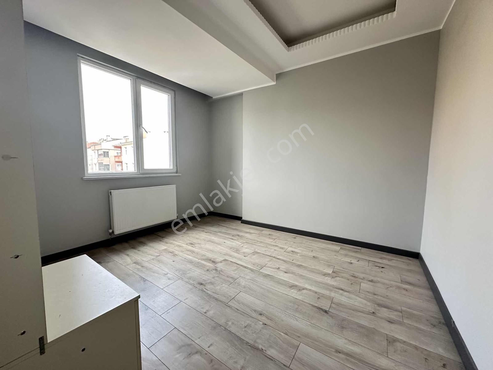 Tuğra'dan Çobançeşme De 1+1 Ara Kat Kiralık Daire - Görsel 12